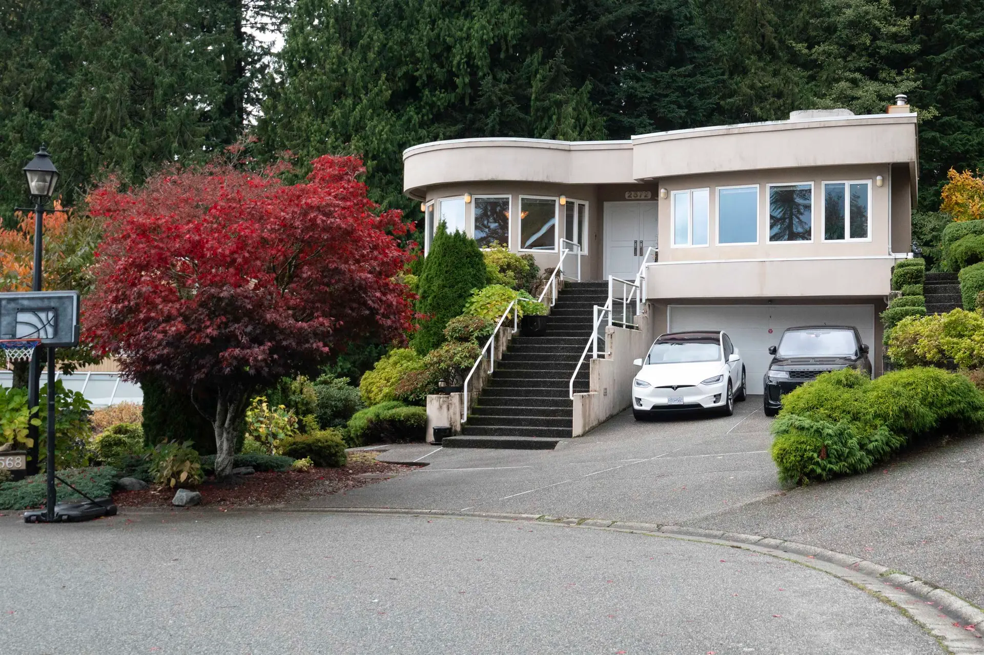 Property at 2572 Westhill Close, West Vancouver, BC