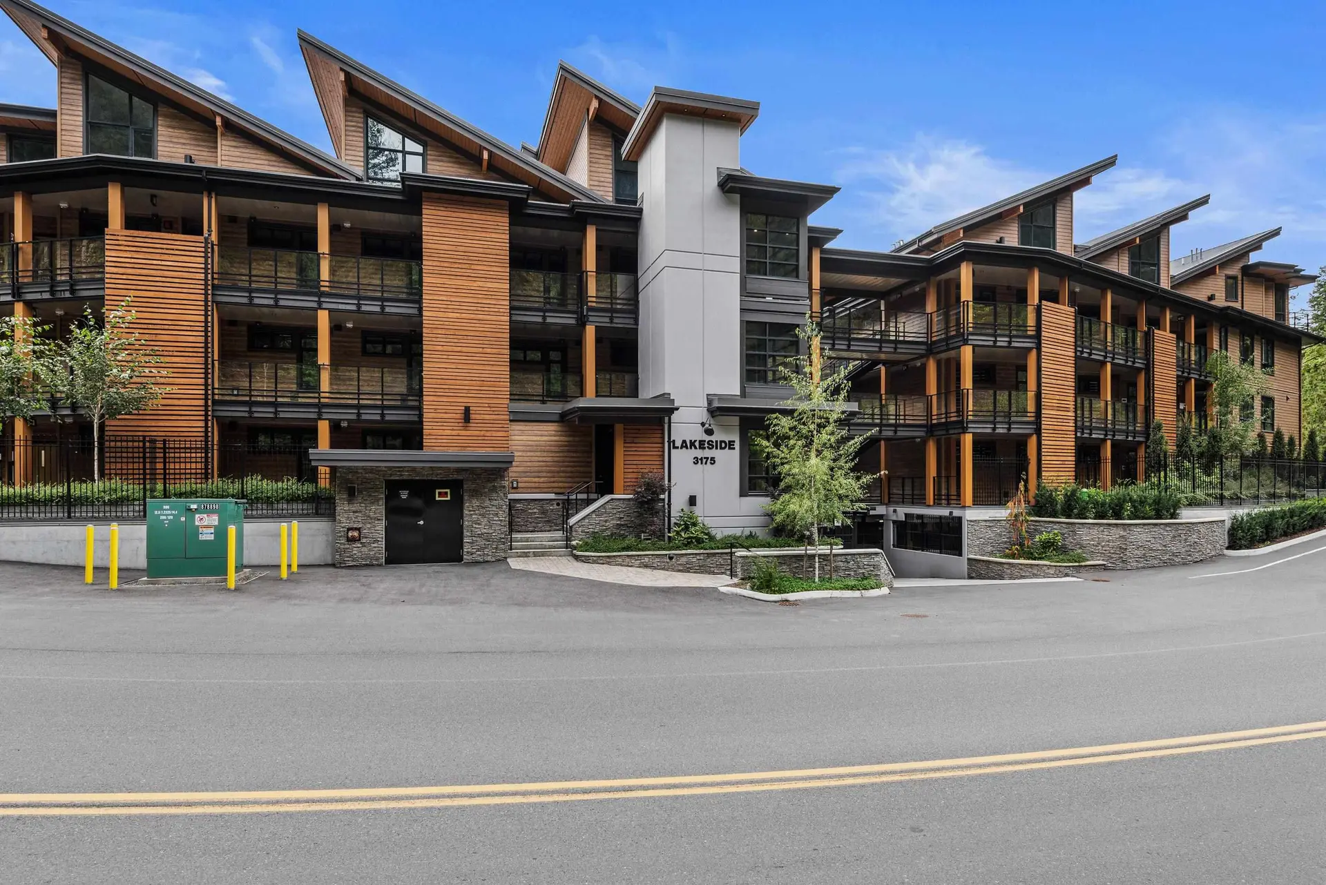#102 3175 Columbia Valley Road - Image 8