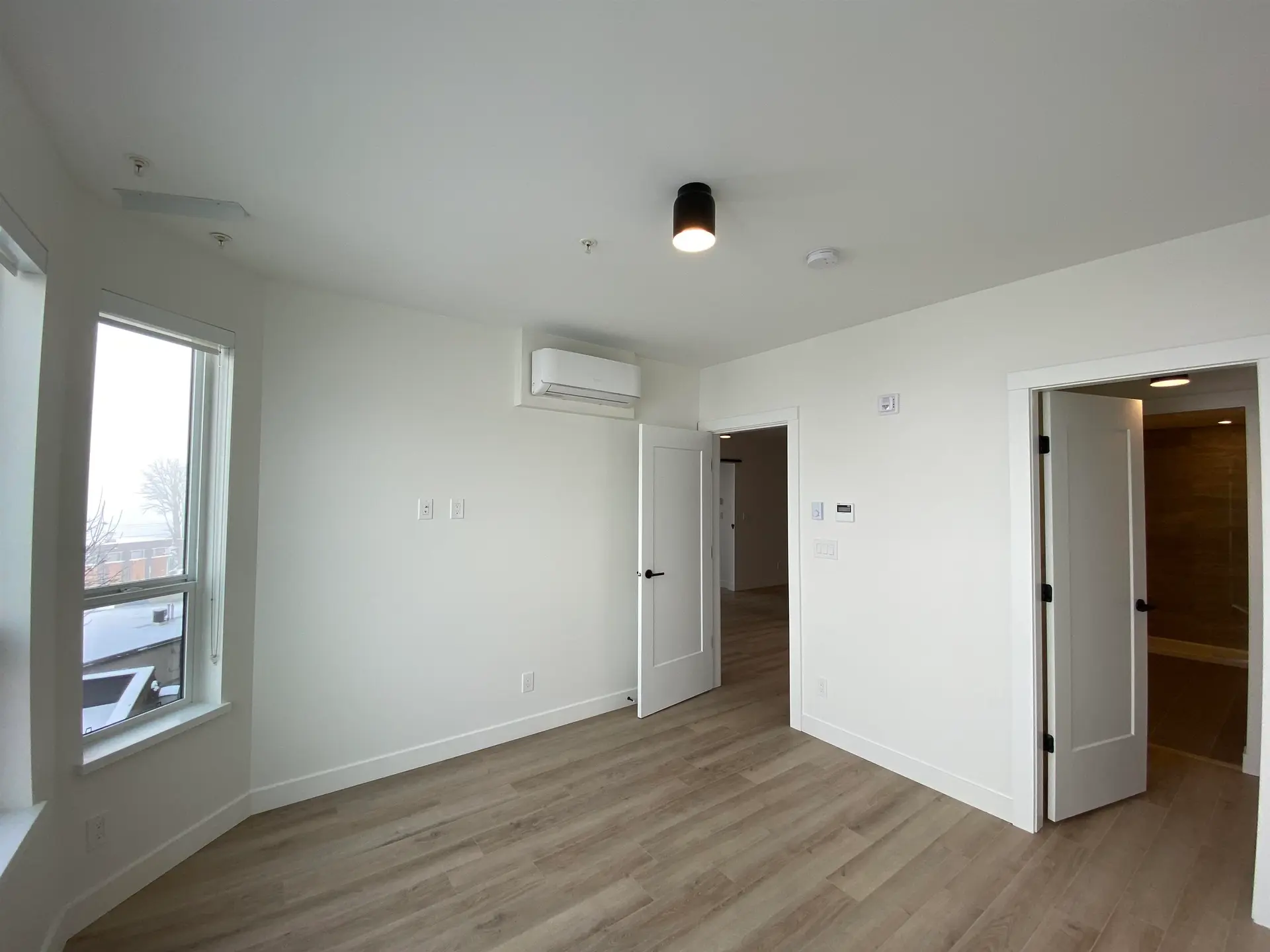 #426 2493 Montrose Avenue - Image 17