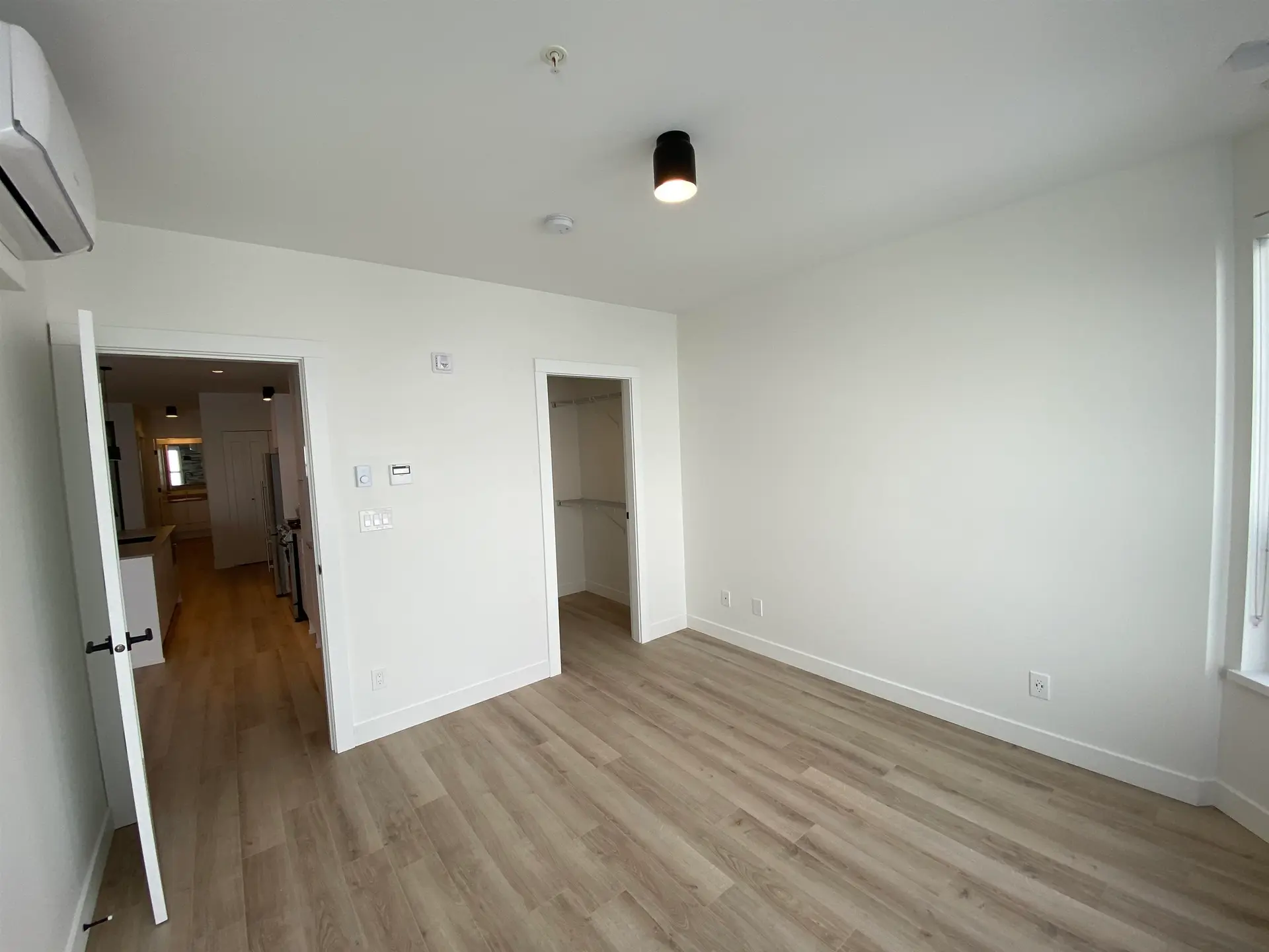#426 2493 Montrose Avenue - Image 19