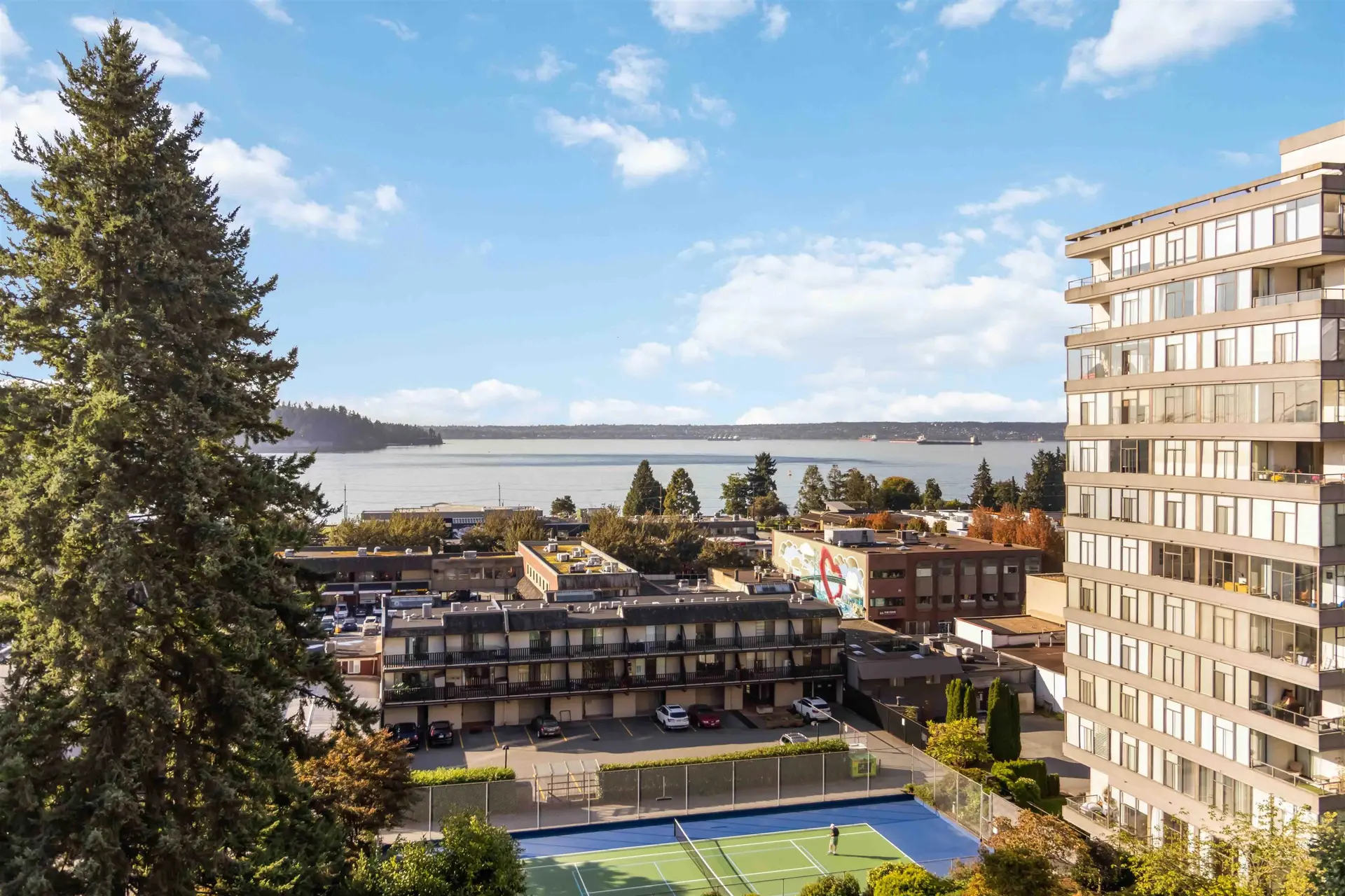 Property at #802 1455 Duchess Avenue, West Vancouver, BC