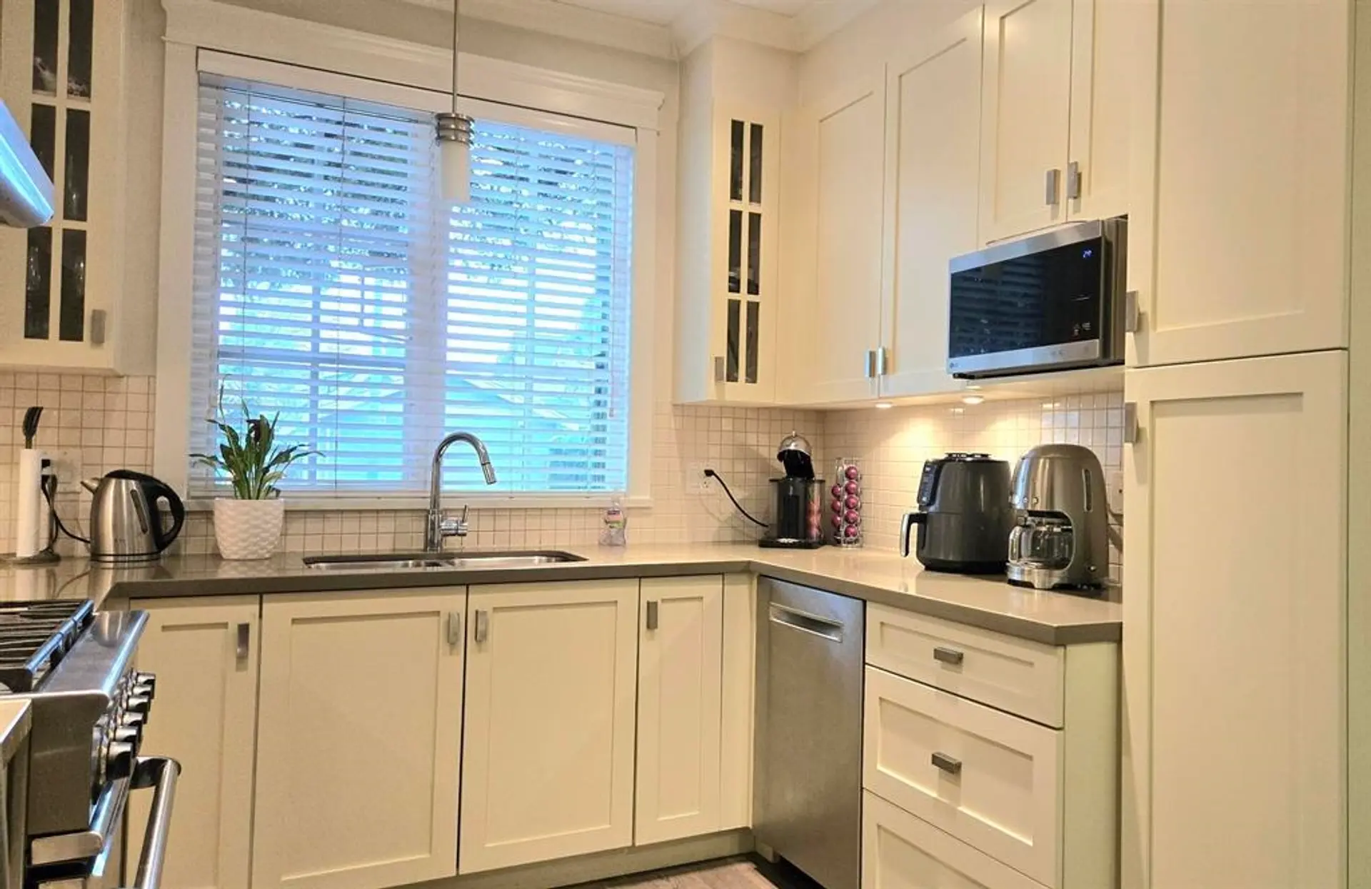 5467 Dunbar Street - Image 7