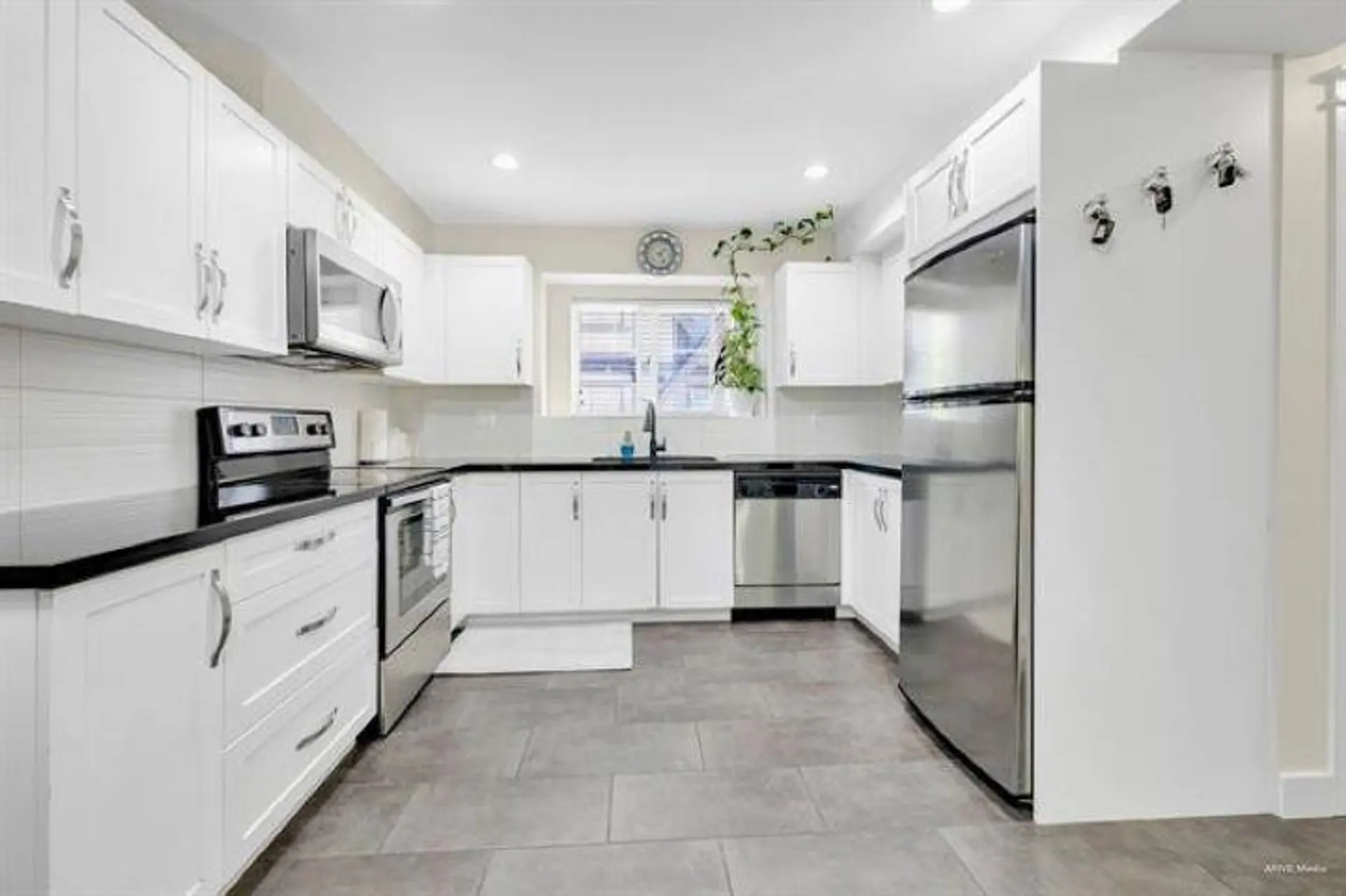 #110 13368 72 Avenue - Image 3