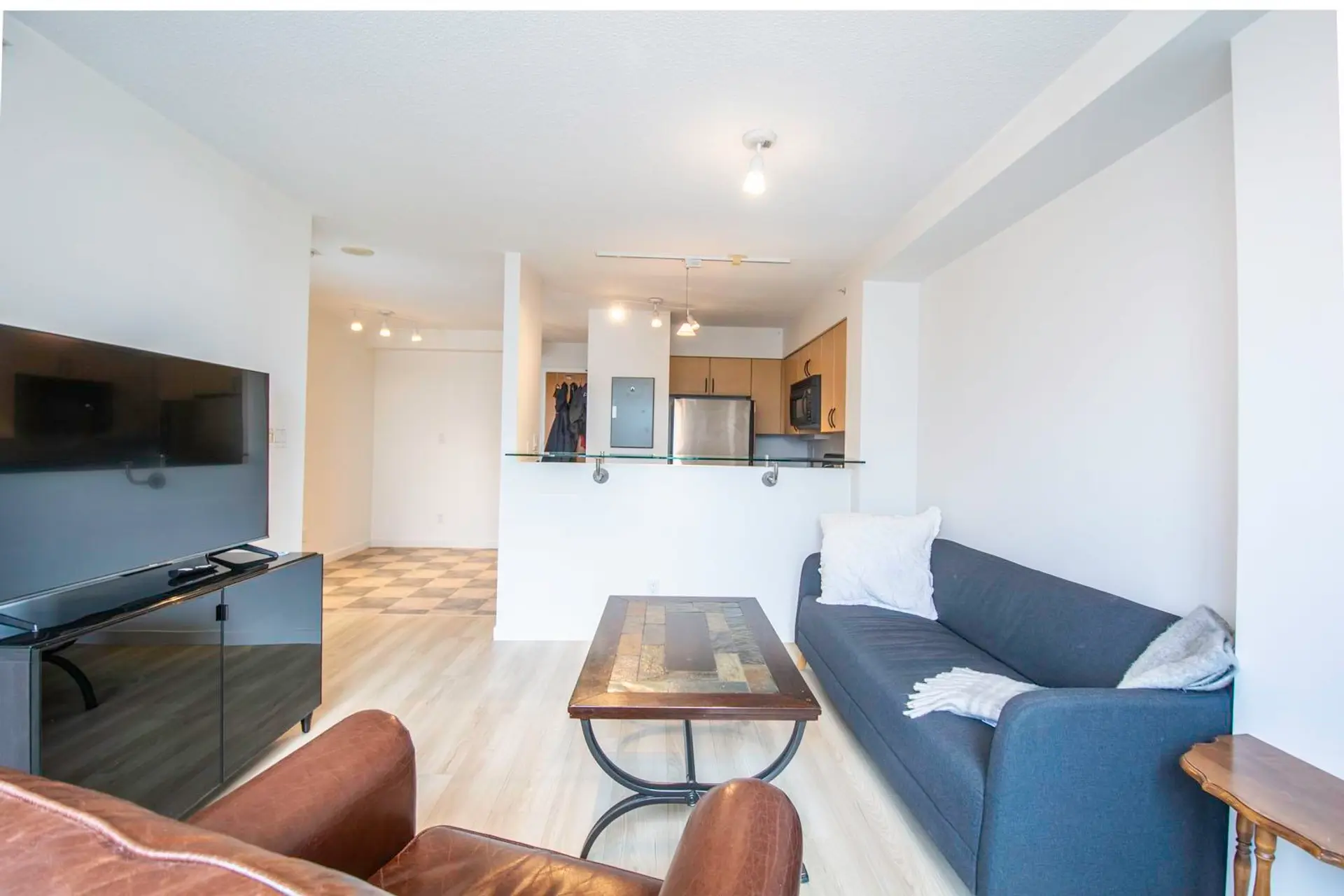 #2510 63 Keefer Place - Image 6