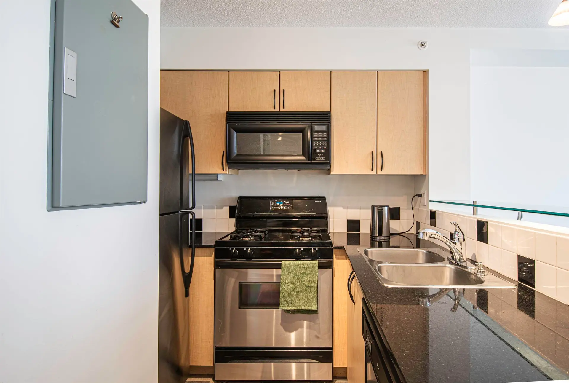 #2510 63 Keefer Place - Image 3