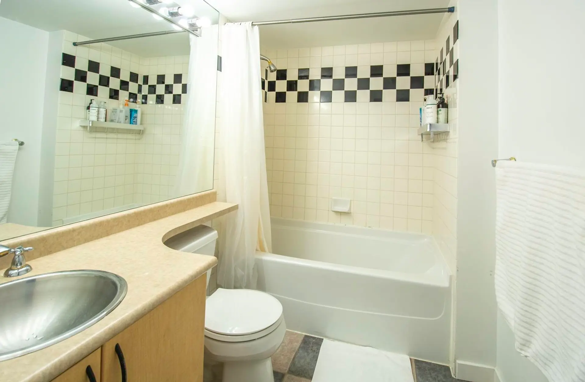 #2510 63 Keefer Place - Image 5