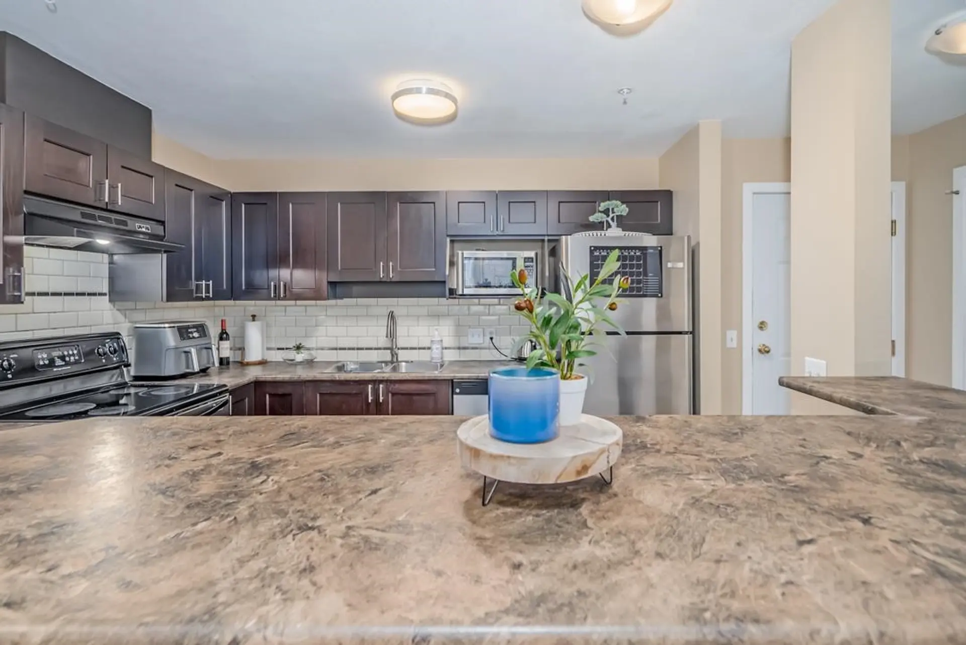#401 33738 King Road - Image 3
