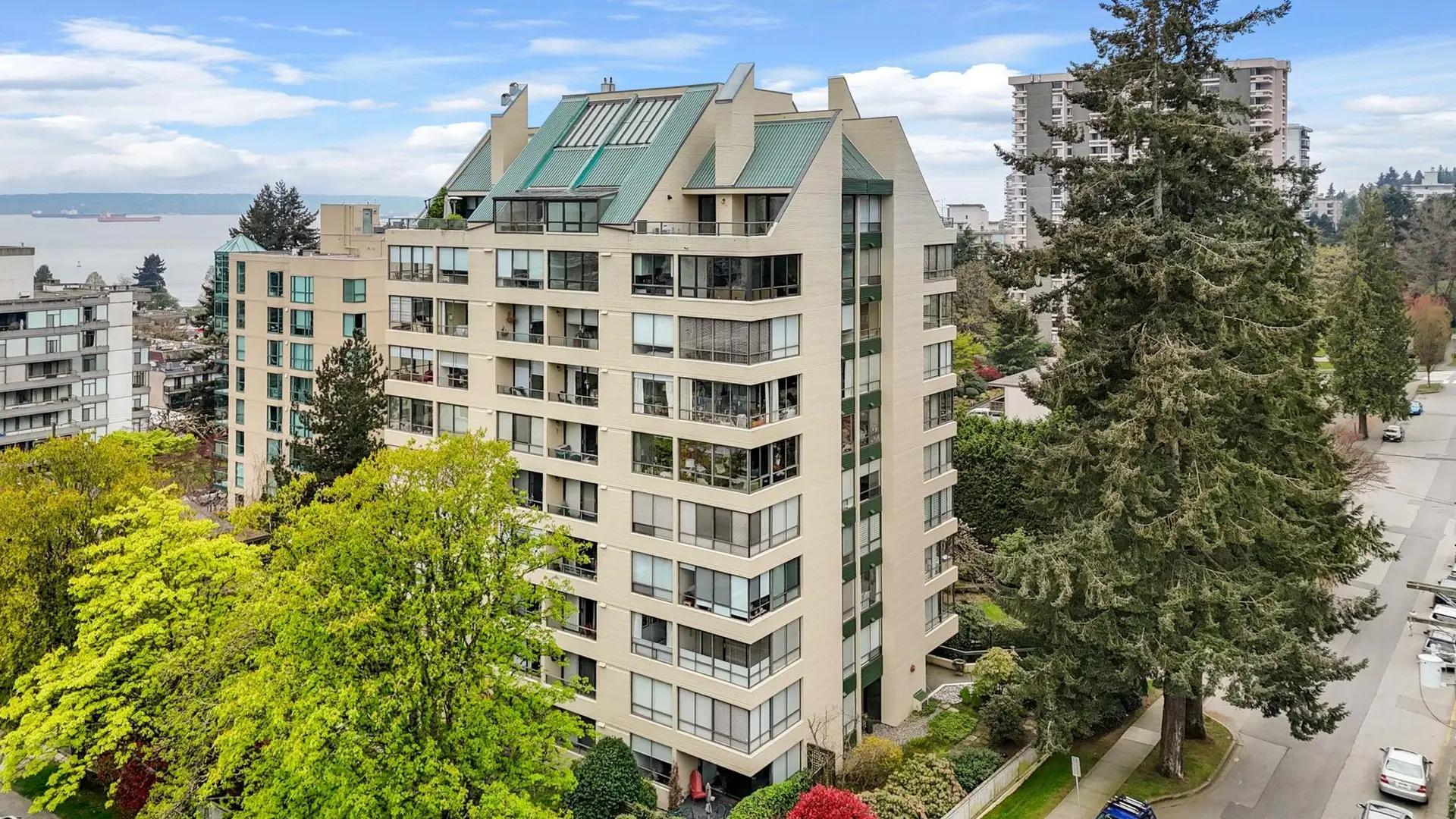 Property at #801 1412 Esquimalt Avenue, West Vancouver, BC