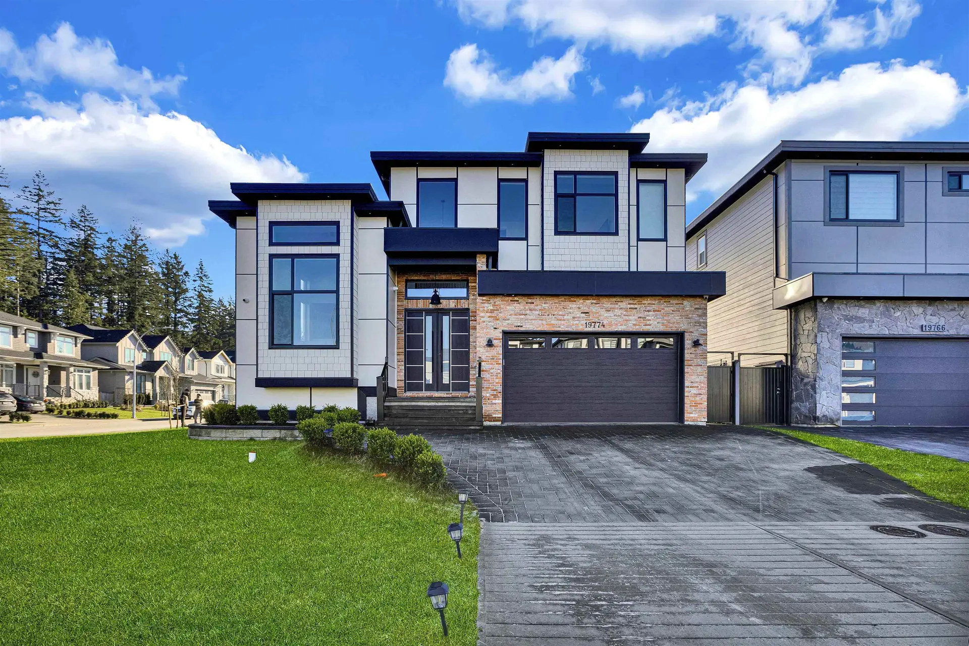 Property at 19774 33 Ave, Langley, BC