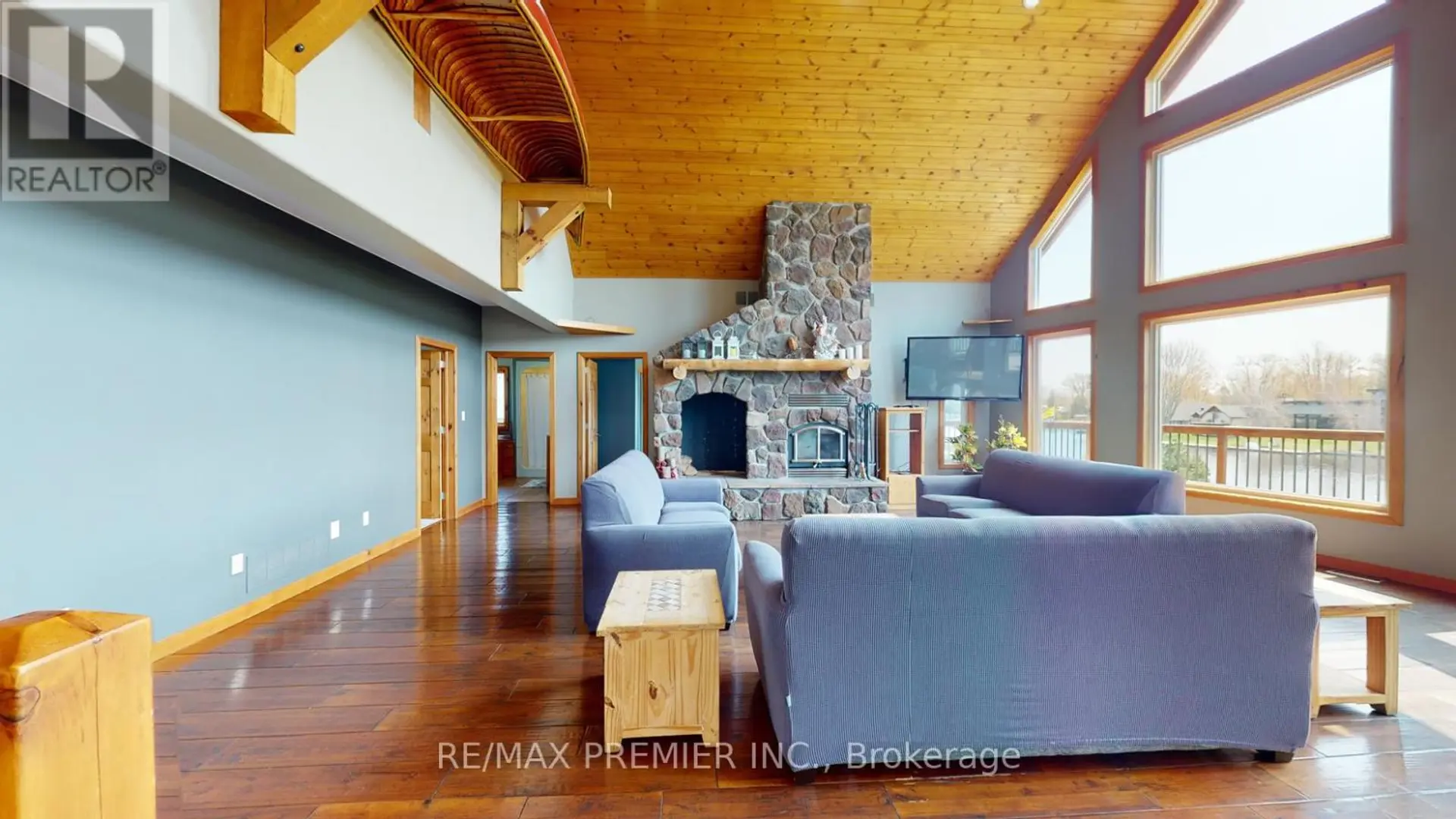 31 PARADISE BOULEVARD - Image 8