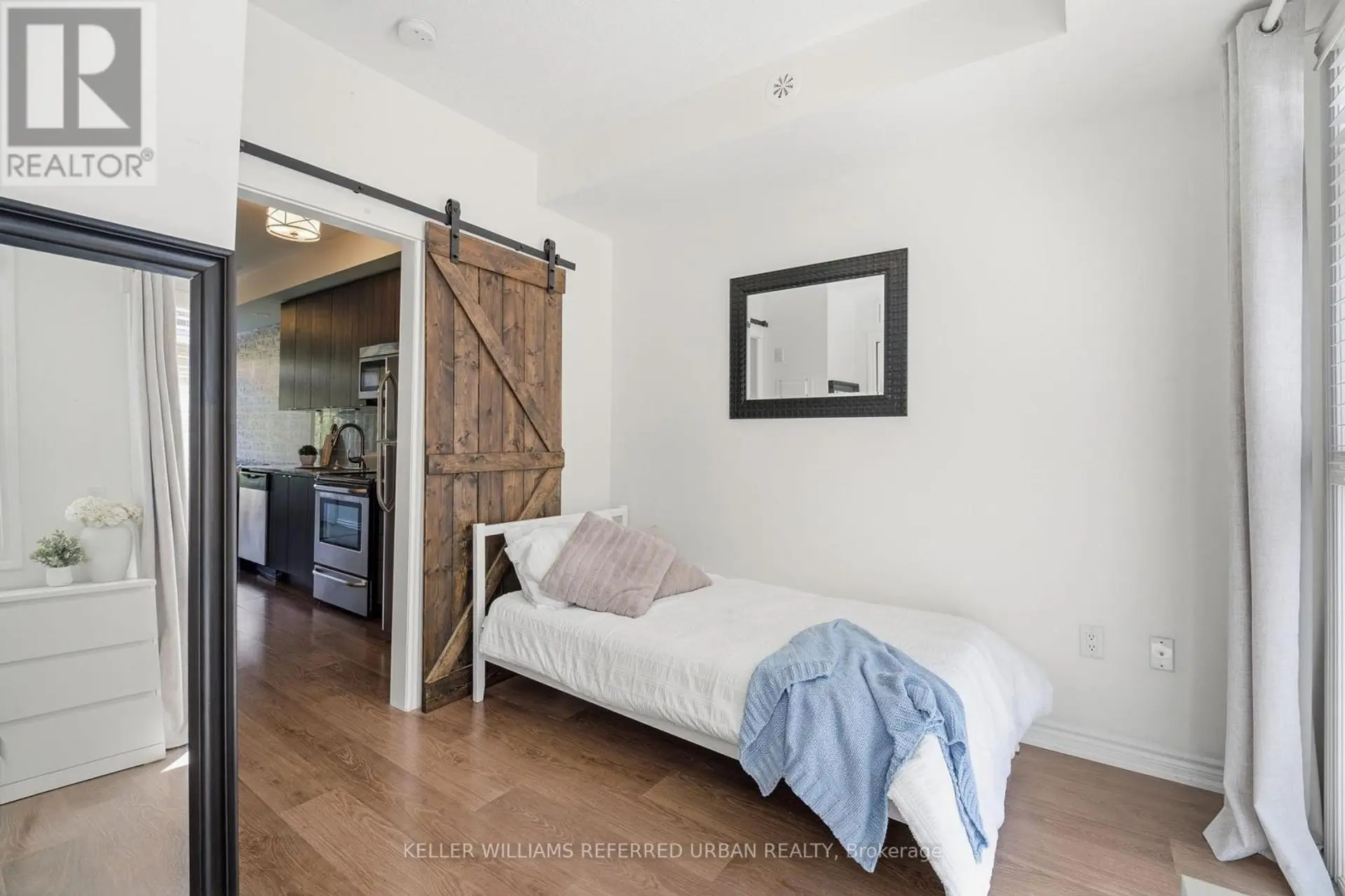 #241 390 HOPEWELL AVENUE - Image 10
