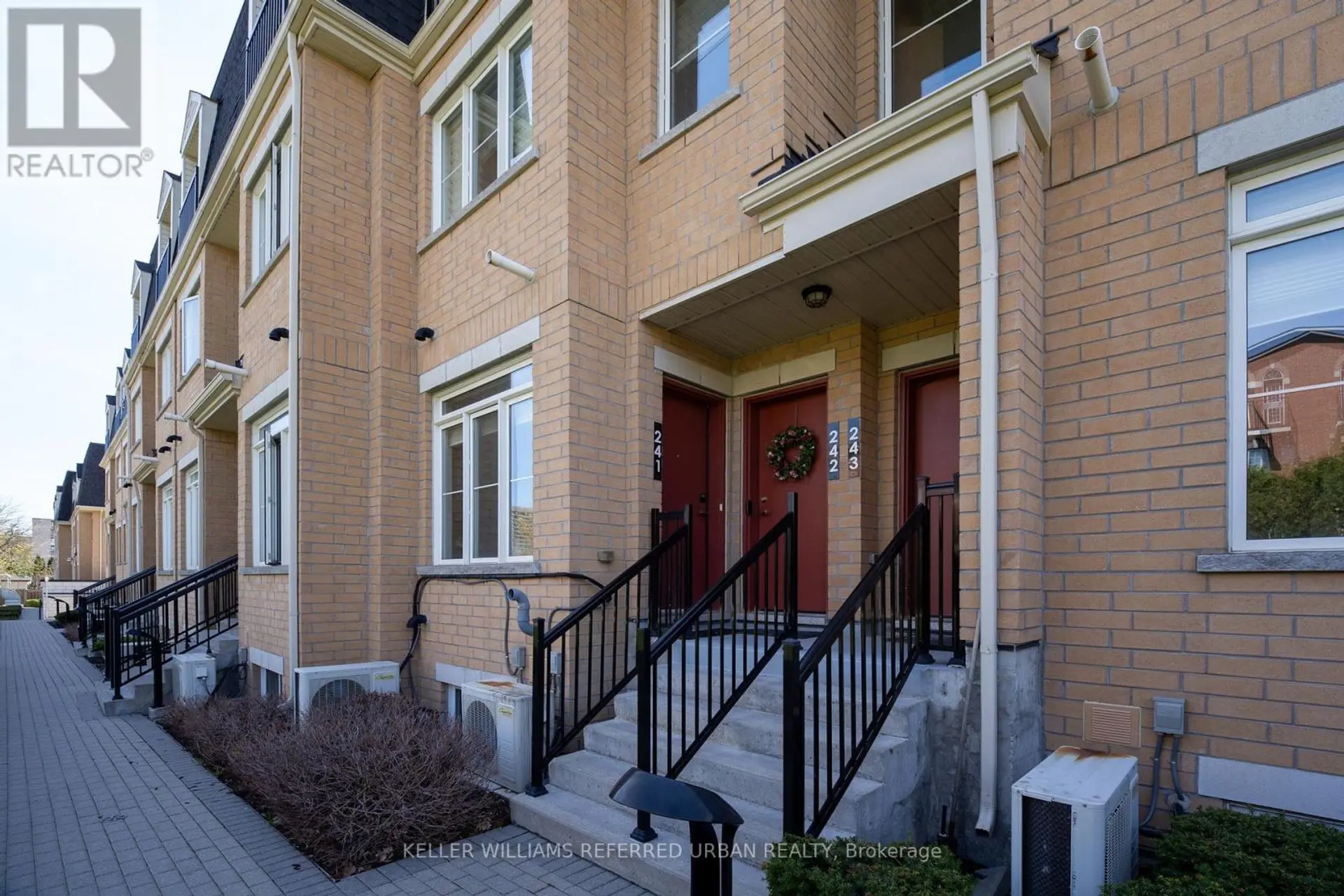 #241 390 HOPEWELL AVENUE - Image 16