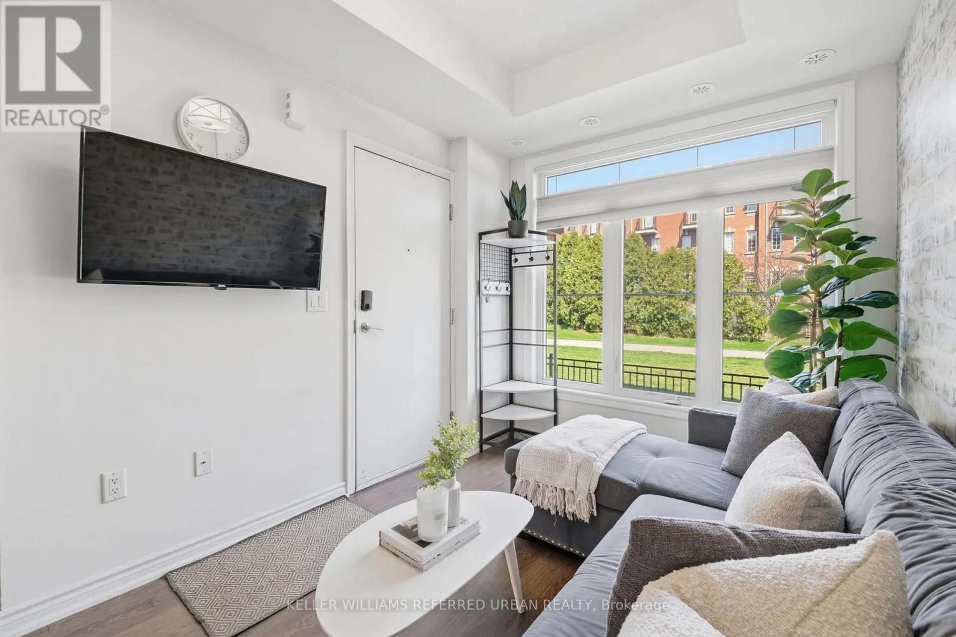 #241 390 HOPEWELL AVENUE - Image 2