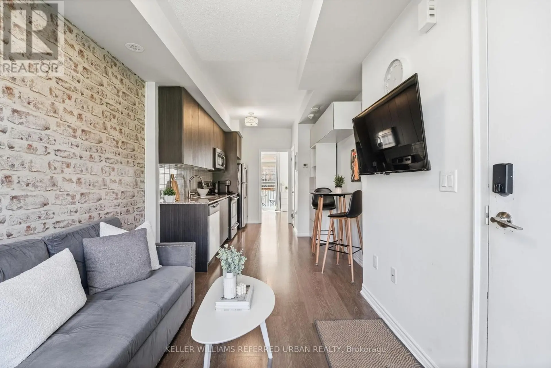 #241 390 HOPEWELL AVENUE - Image 3