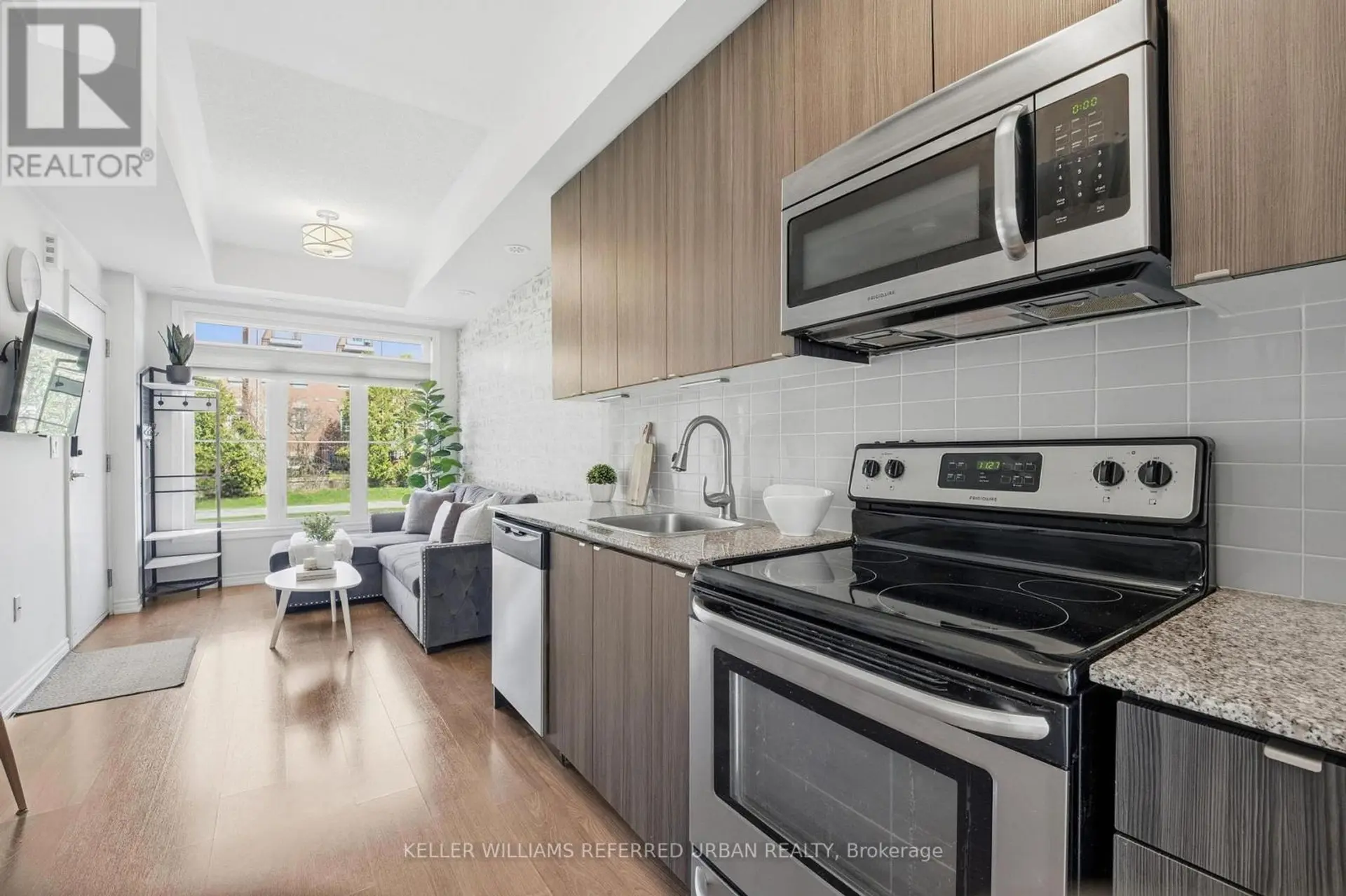 #241 390 HOPEWELL AVENUE - Image 7