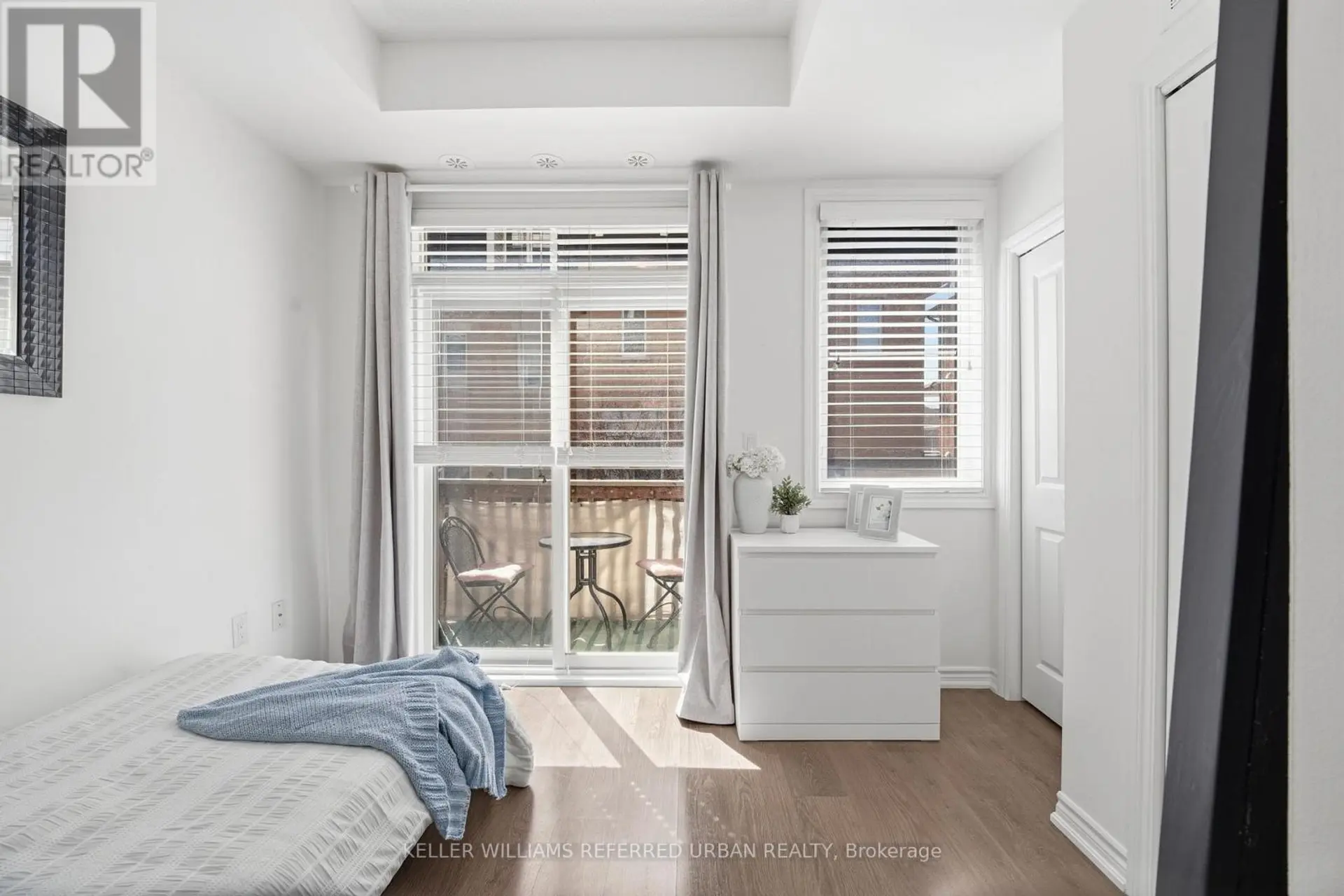 #241 390 HOPEWELL AVENUE - Image 9