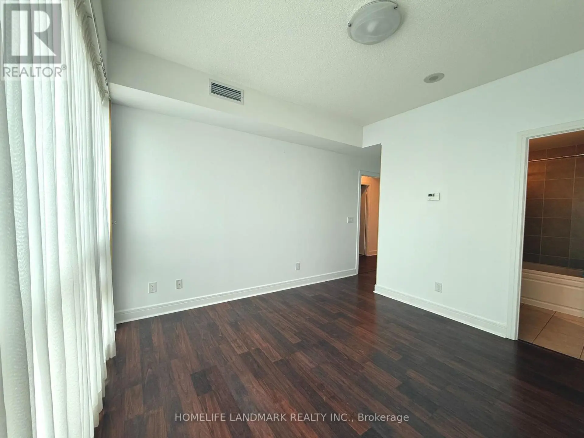 #901 35 BRIAN PECK CRESCENT - Image 7