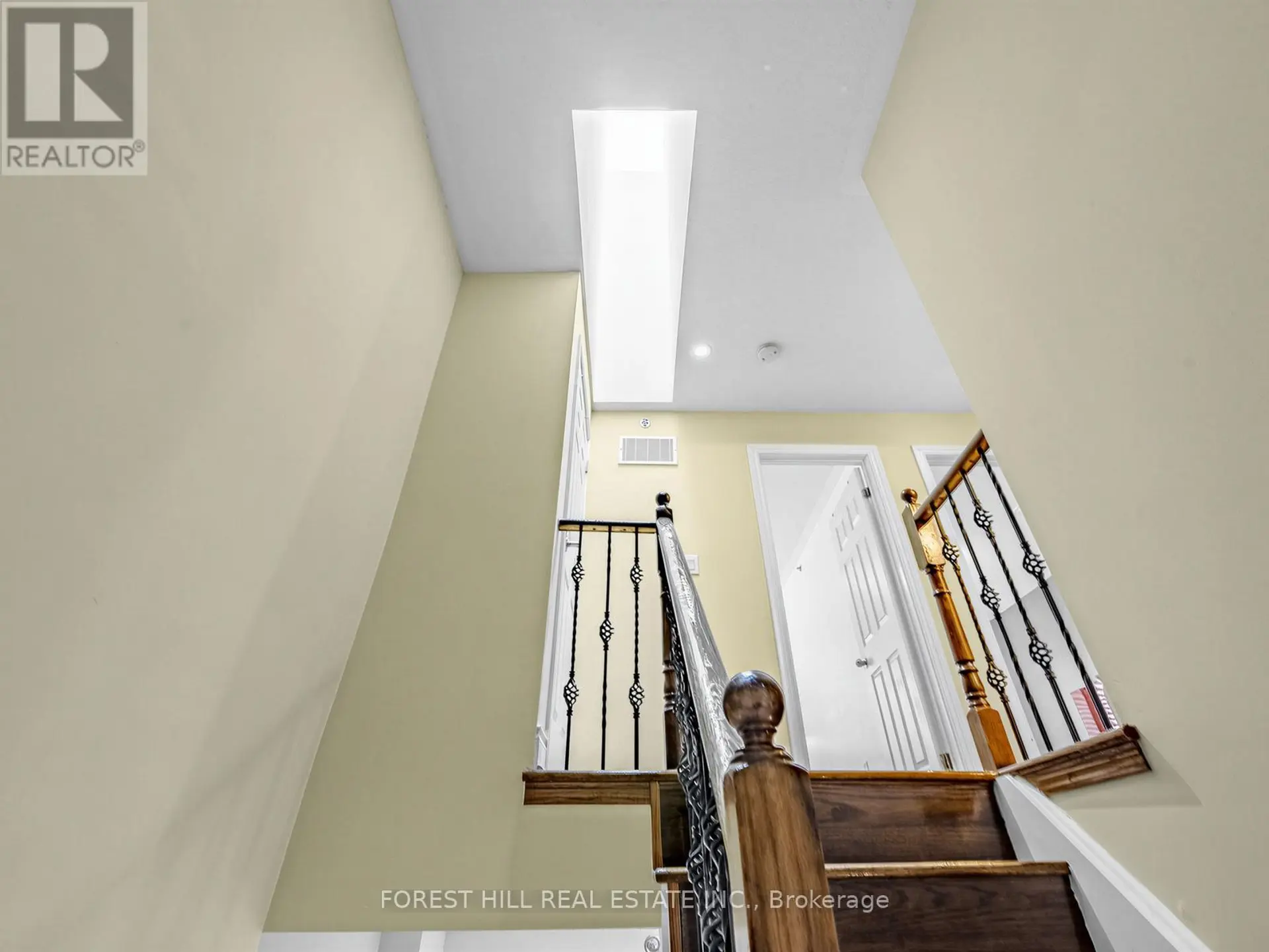 #51 8 BRIGHTON PLACE - Image 15