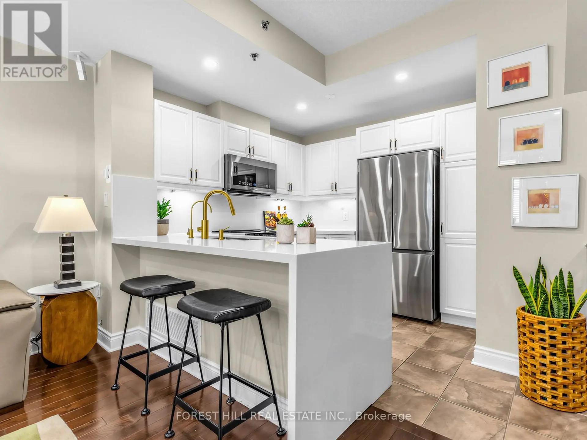 #51 8 BRIGHTON PLACE - Image 2