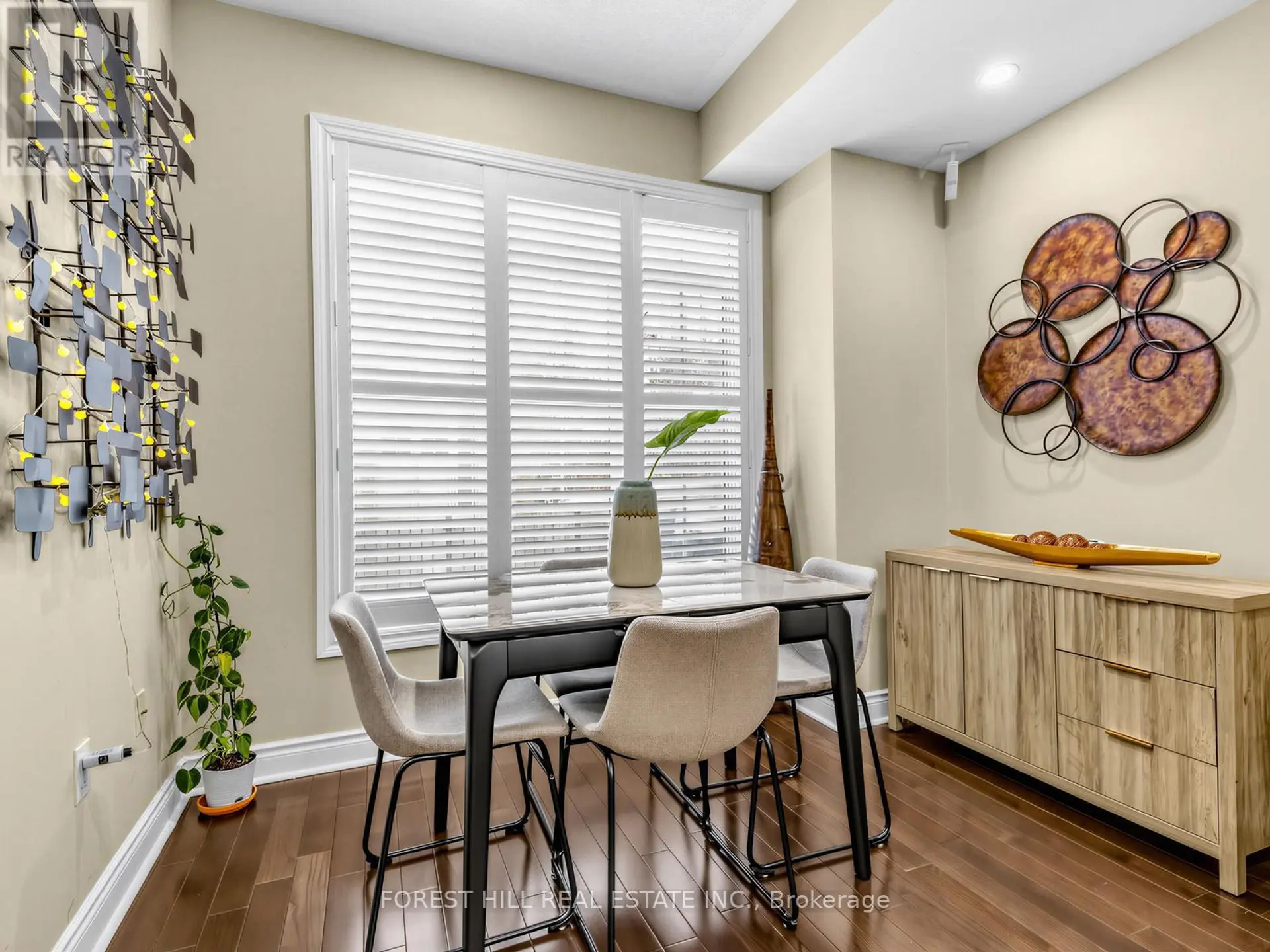 #51 8 BRIGHTON PLACE - Image 4