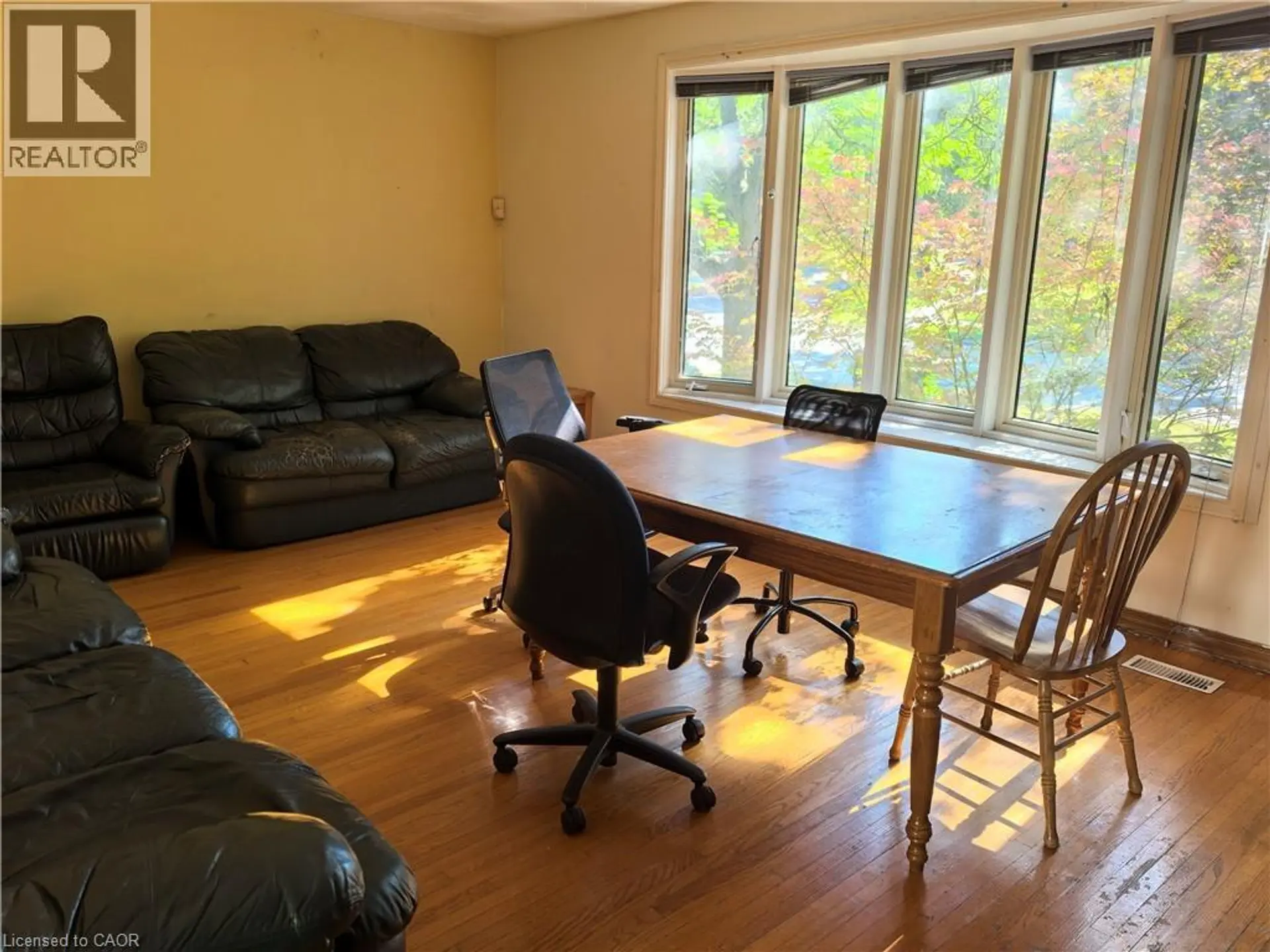 134 GREENBRIER Drive - Image 3