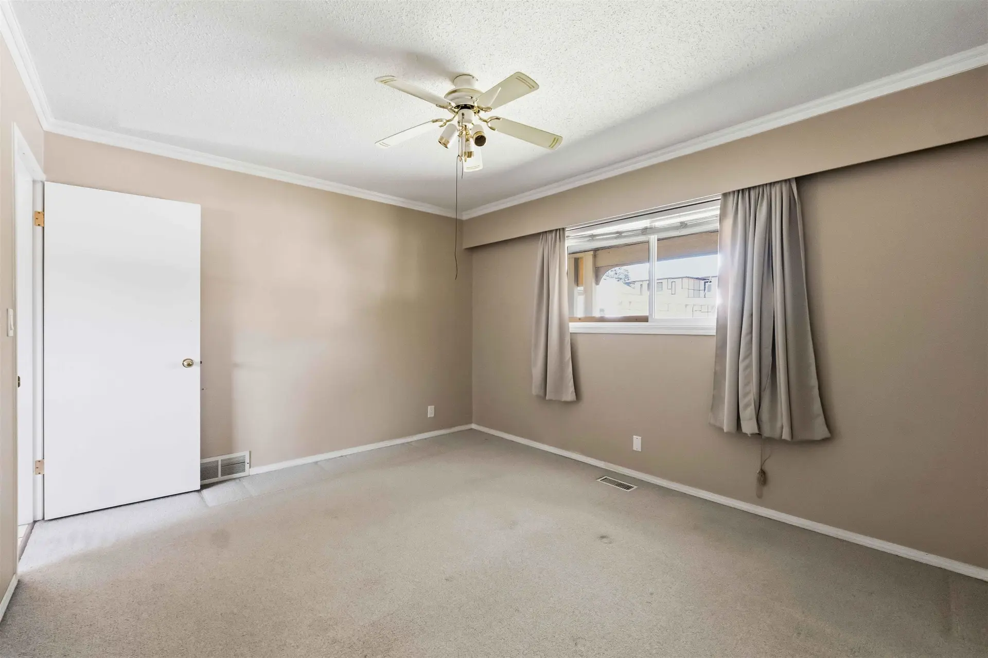 31806 Carlsrue Avenue - Image 6