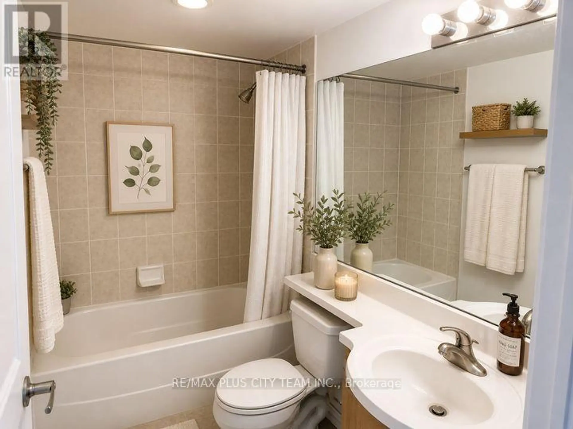 #2812 763 BAY STREET - Image 11