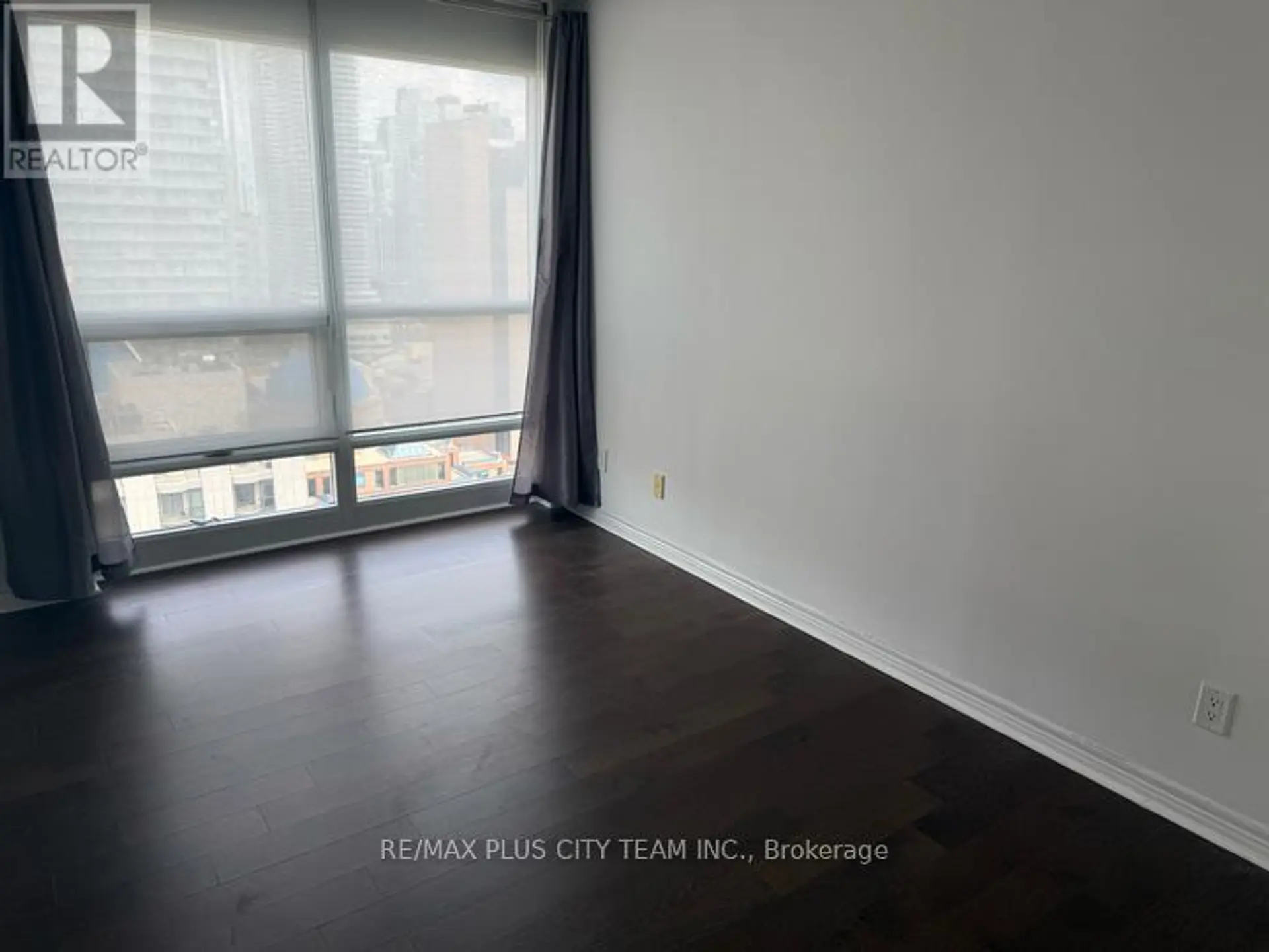 #2812 763 BAY STREET - Image 9