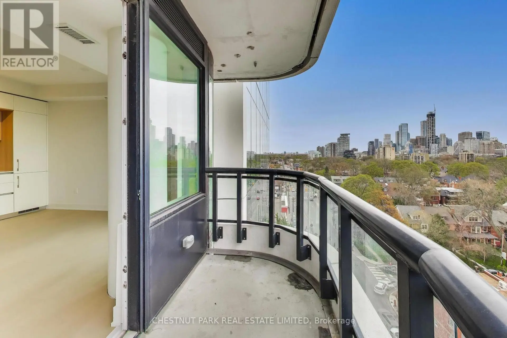 #901 328 DUPONT STREET - Image 13