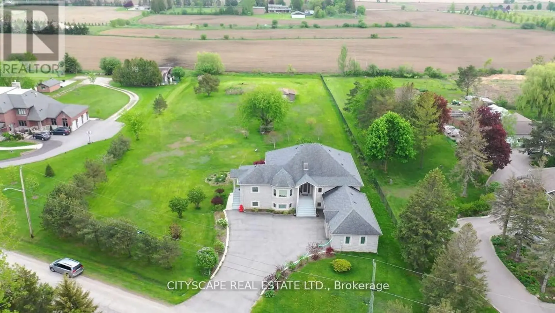 41 DIANA DRIVE - Image 1