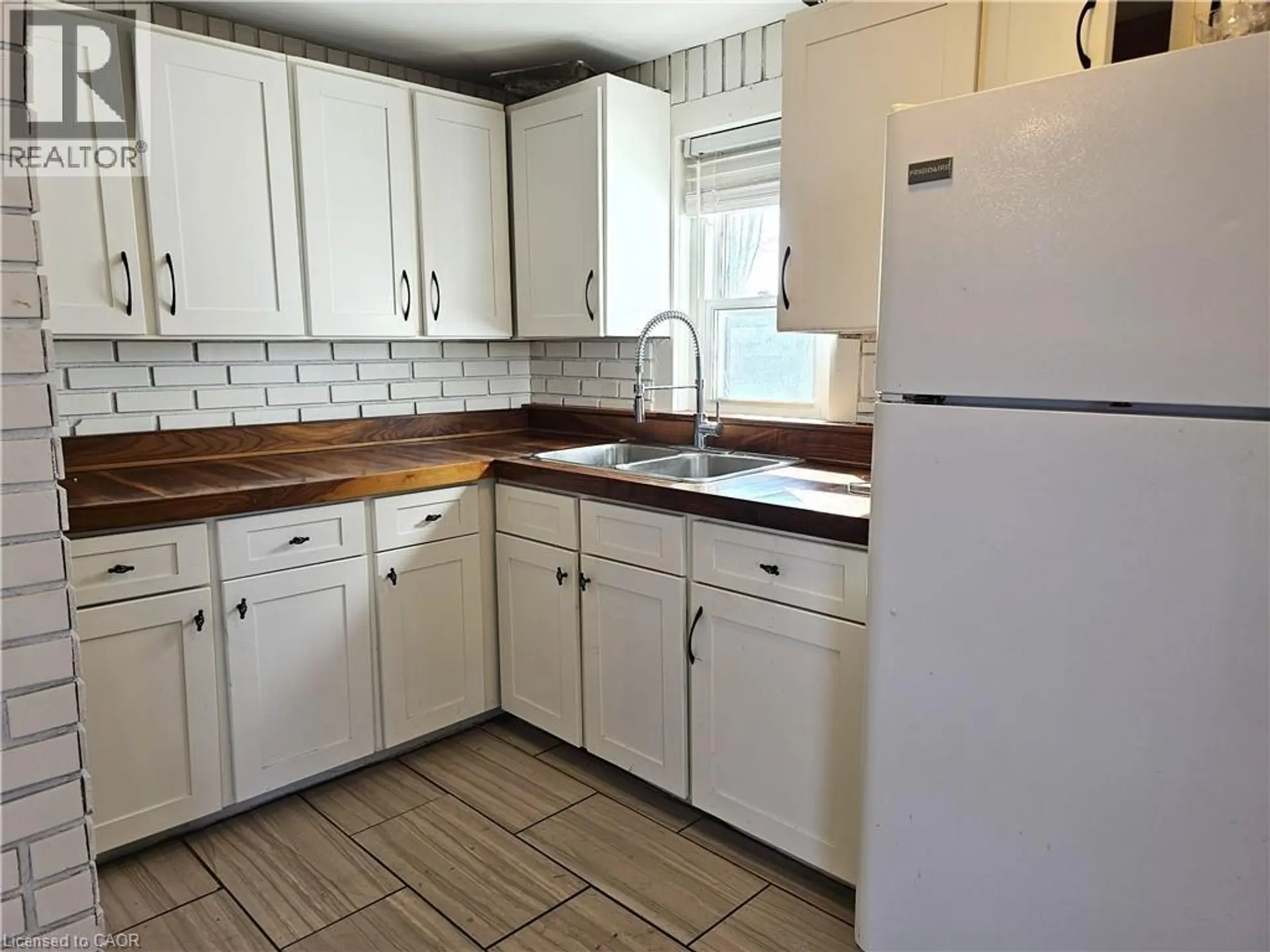 292 FARES Street - Image 14