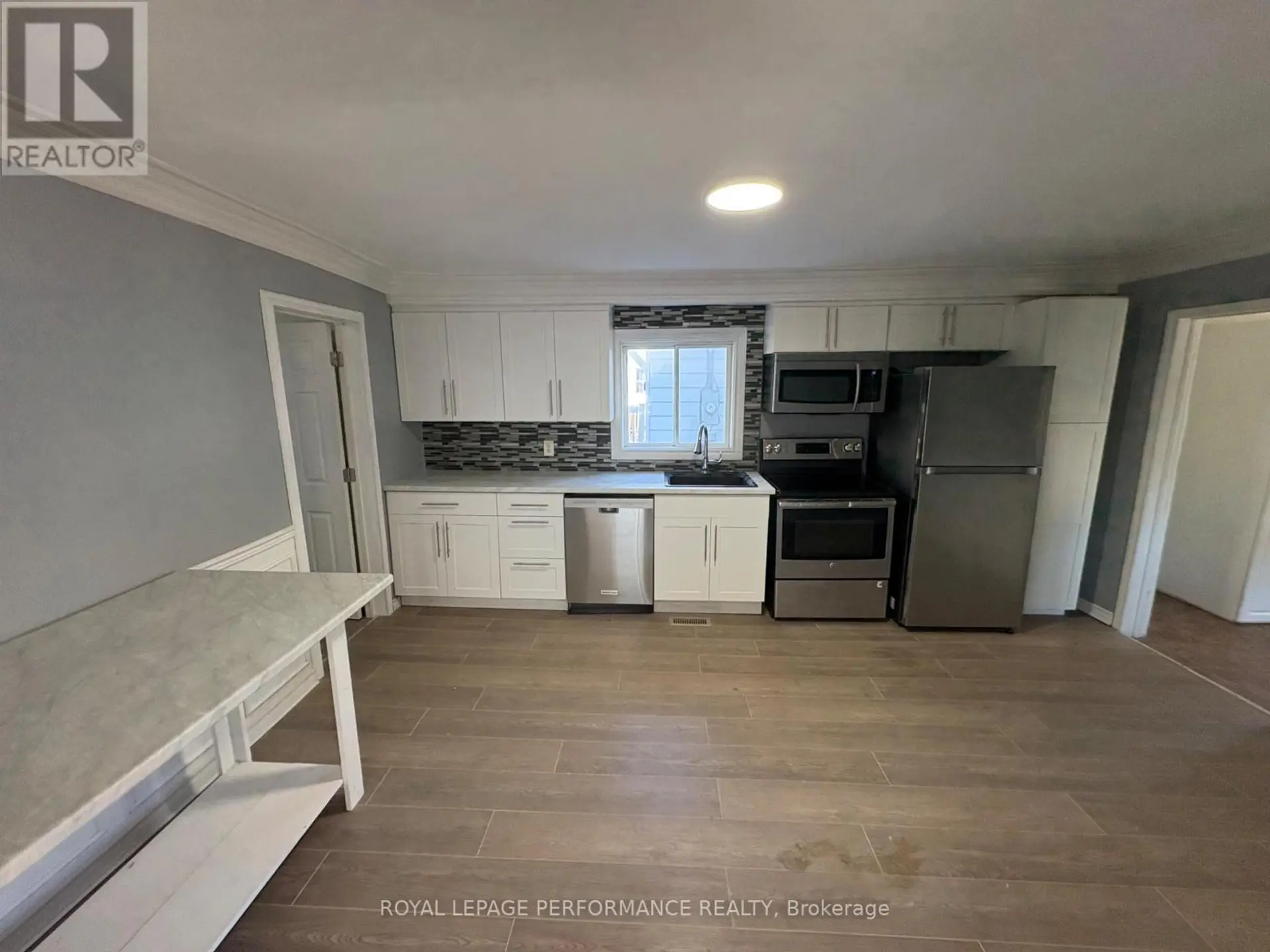 301 THIRD STREET W - Image 12