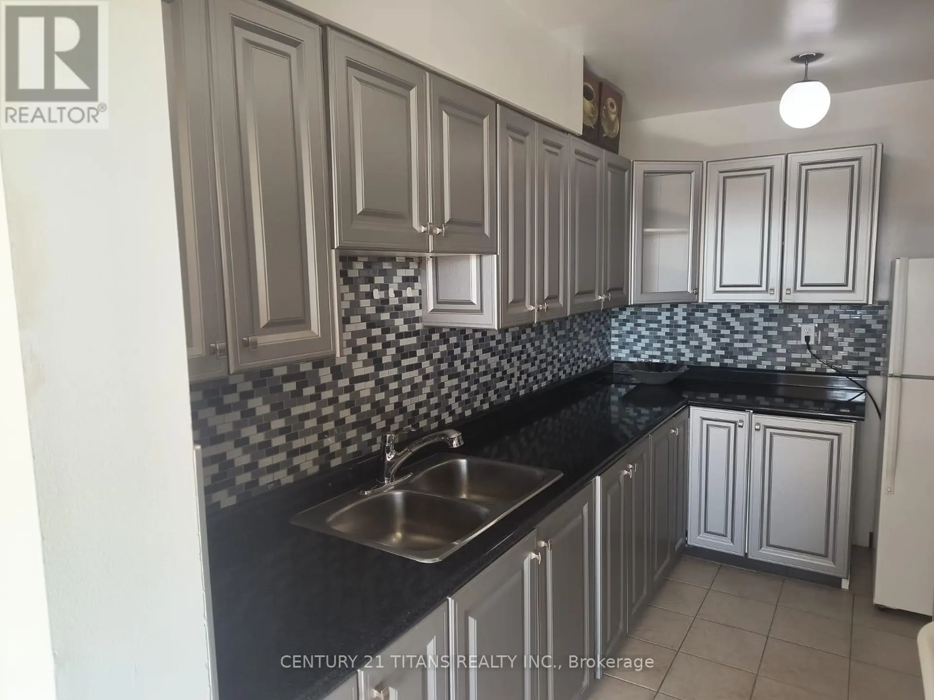 #907 301 PRUDENTIAL DRIVE - Image 6