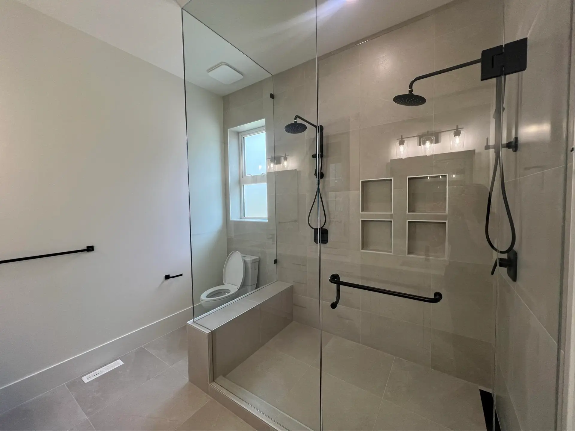20892 35a Avenue - Image 12