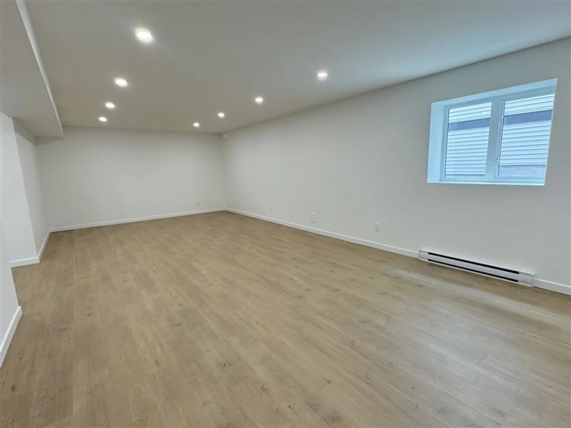 20892 35a Avenue - Image 7