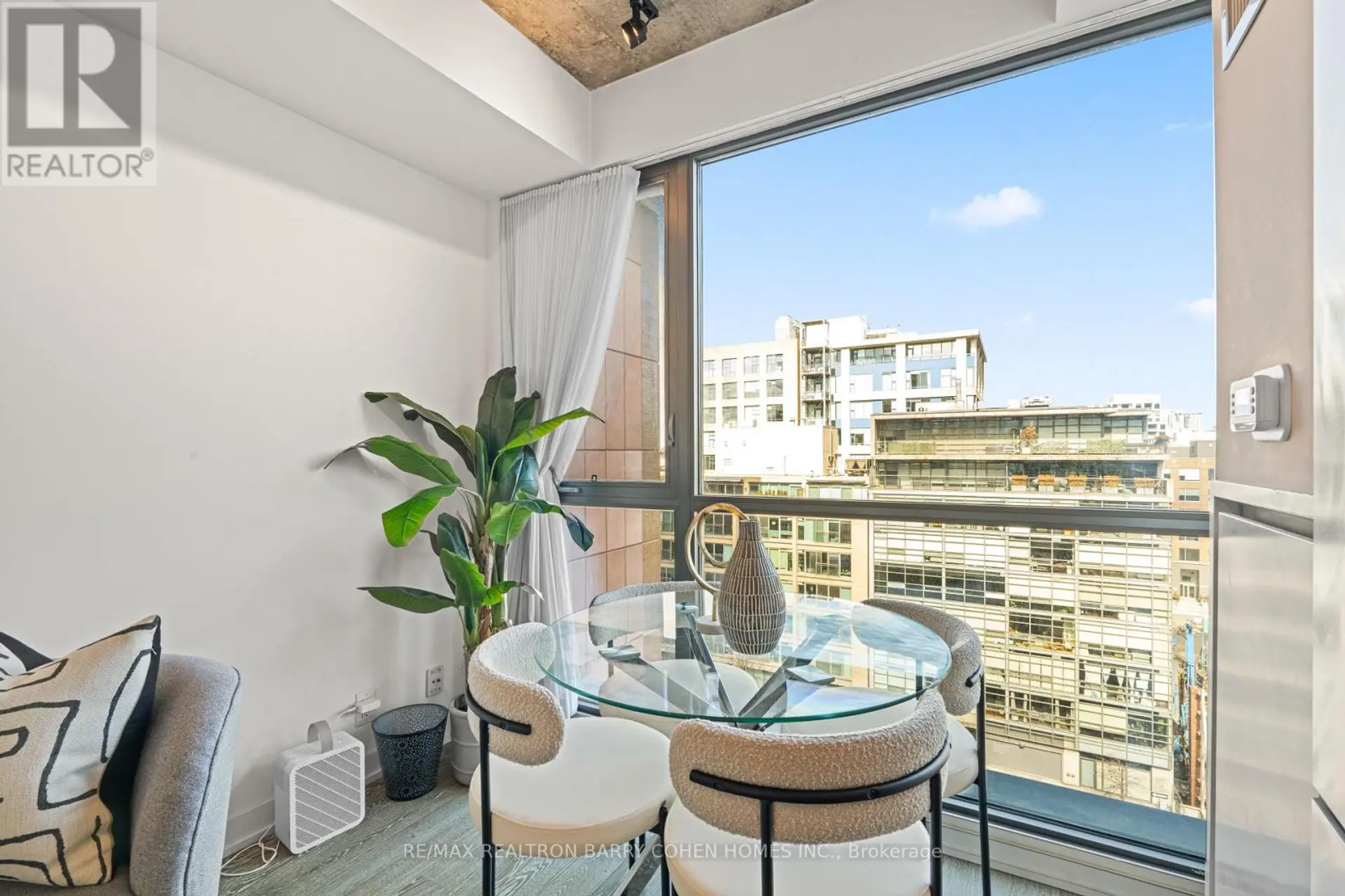 #904 39 BRANT STREET - Image 3