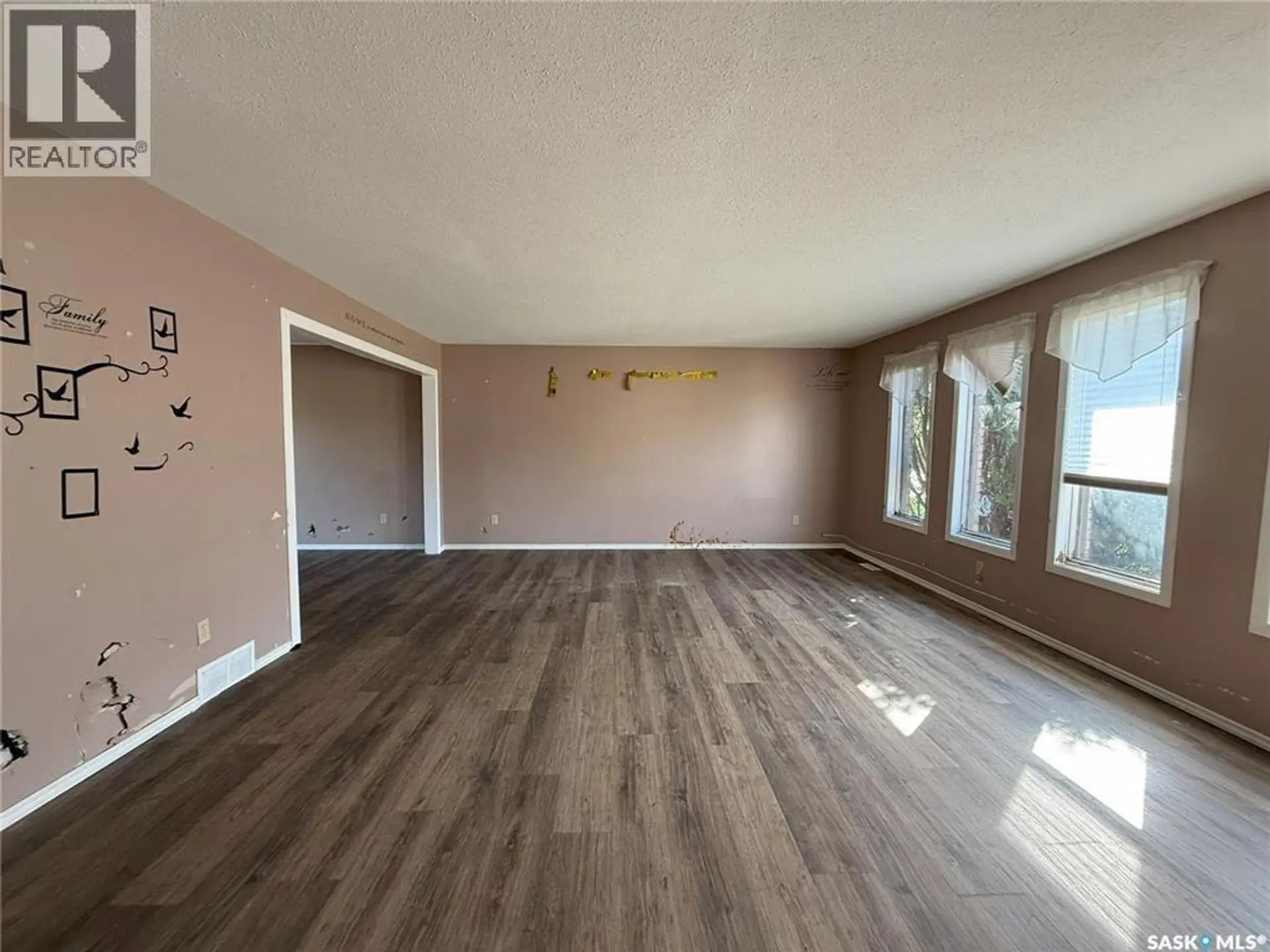 3116 Grey Owl CRESCENT - Image 2