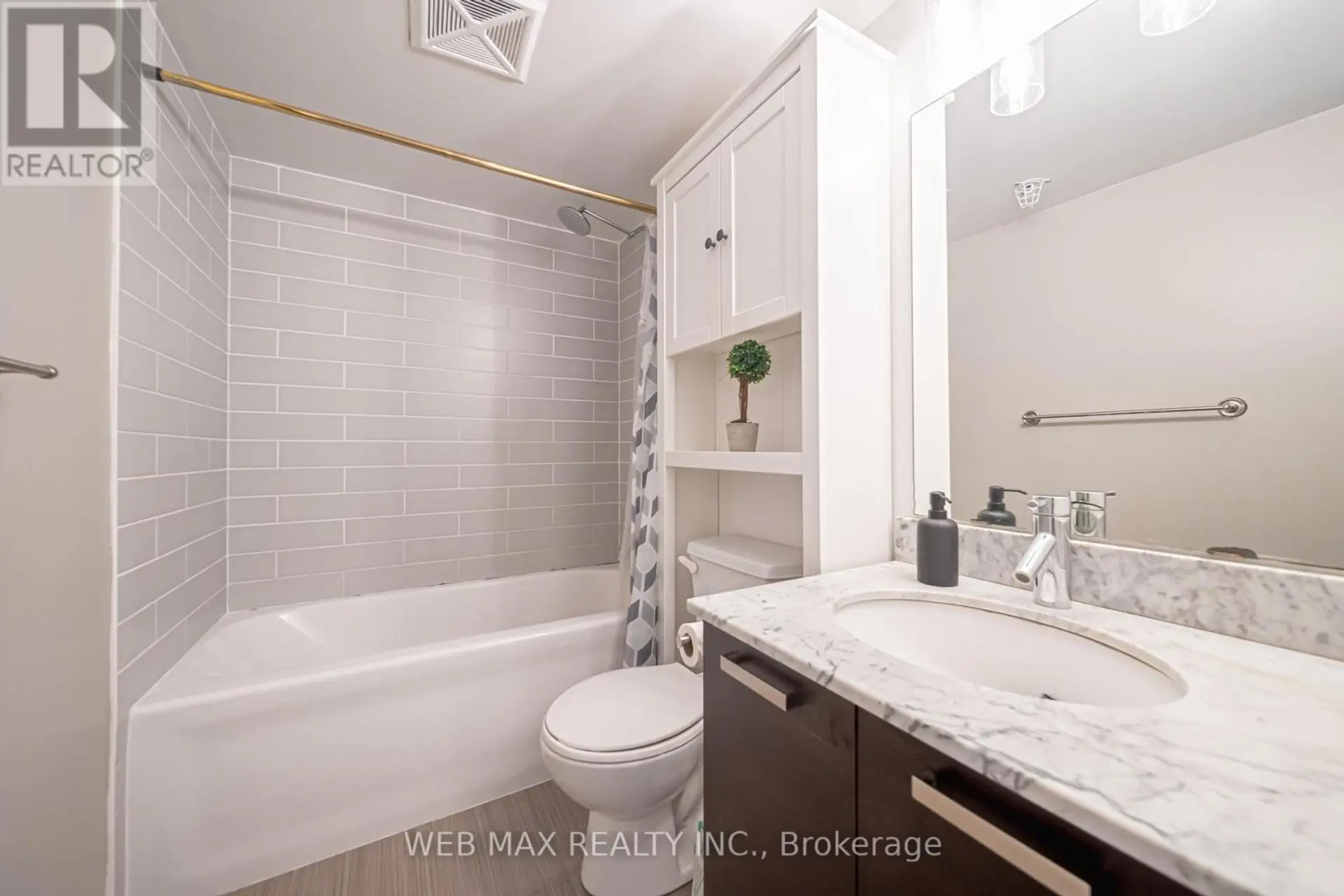 #205 36 LISGAR STREET - Image 2