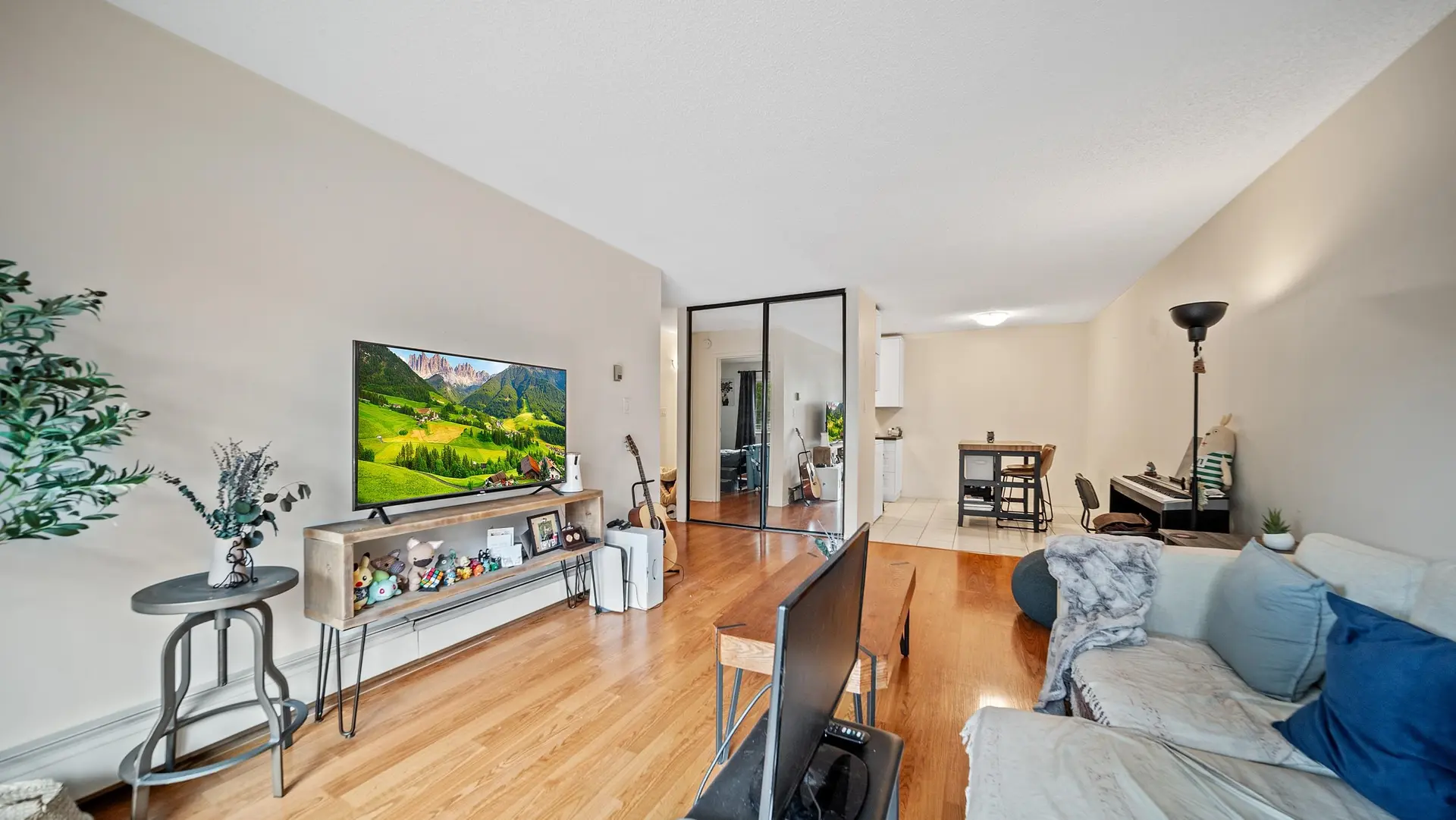 #229 2033 Triumph Street - Image 11