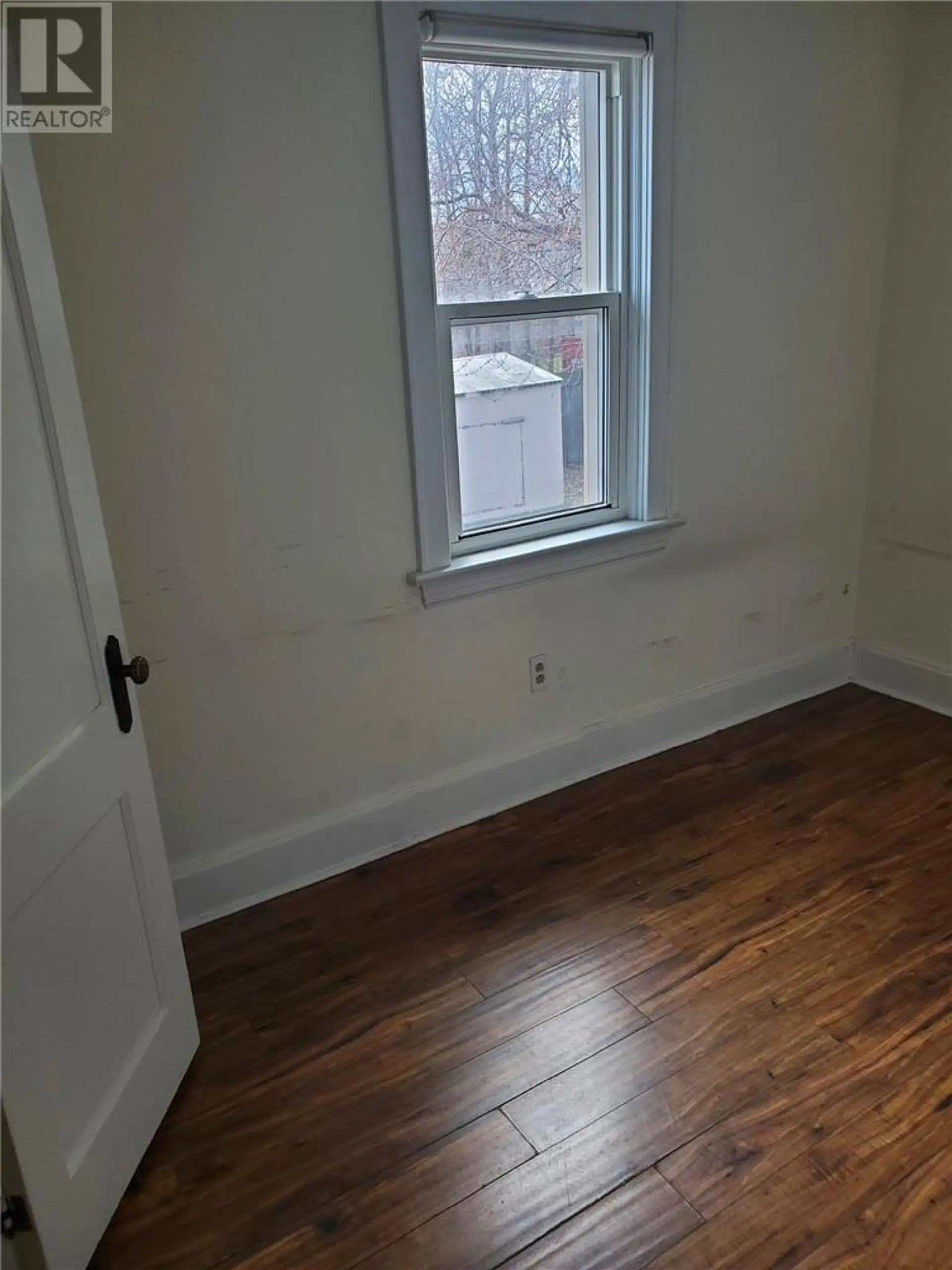 1215 Notre Dame Avenue - Image 10