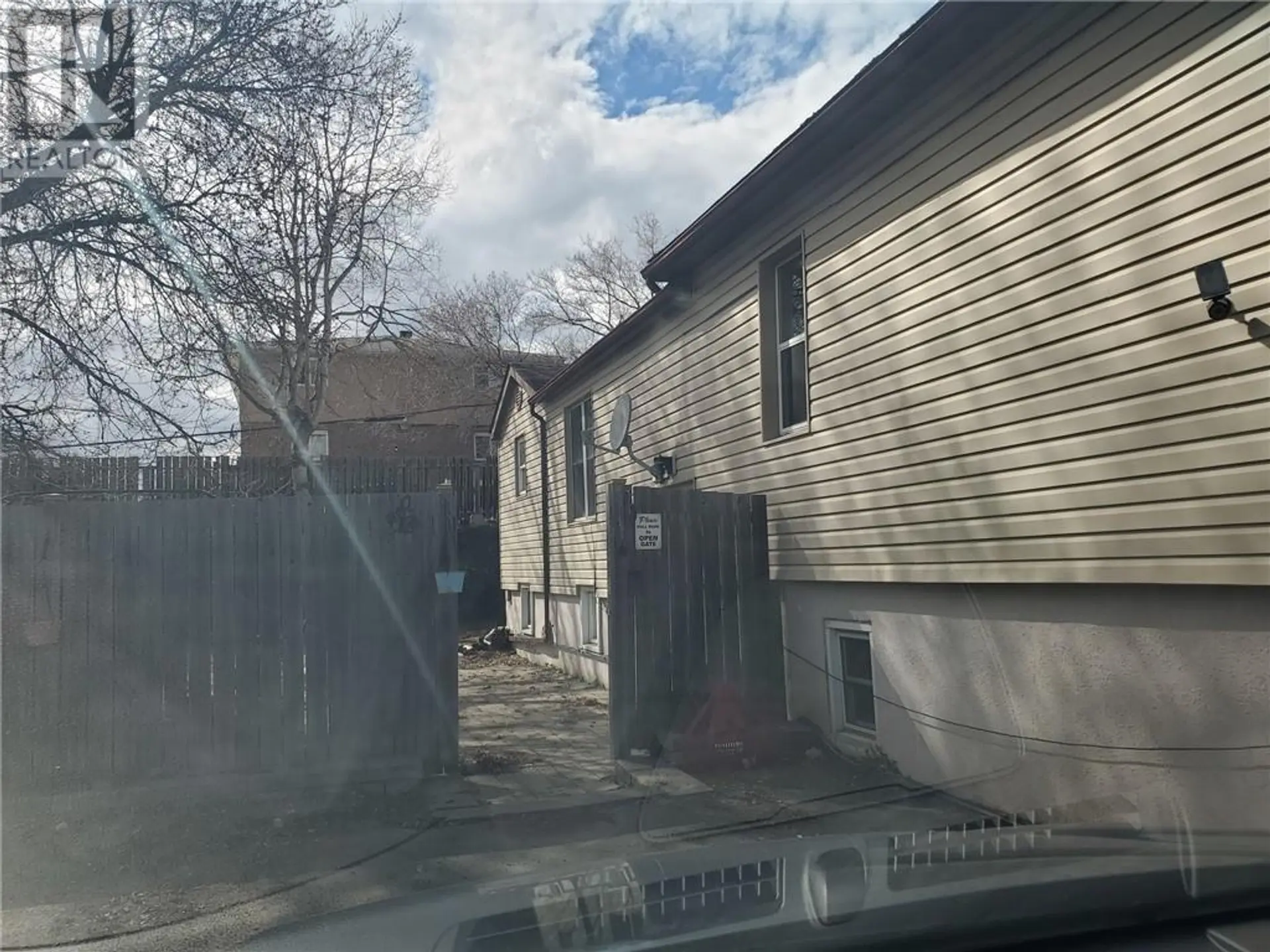 1215 Notre Dame Avenue - Image 4