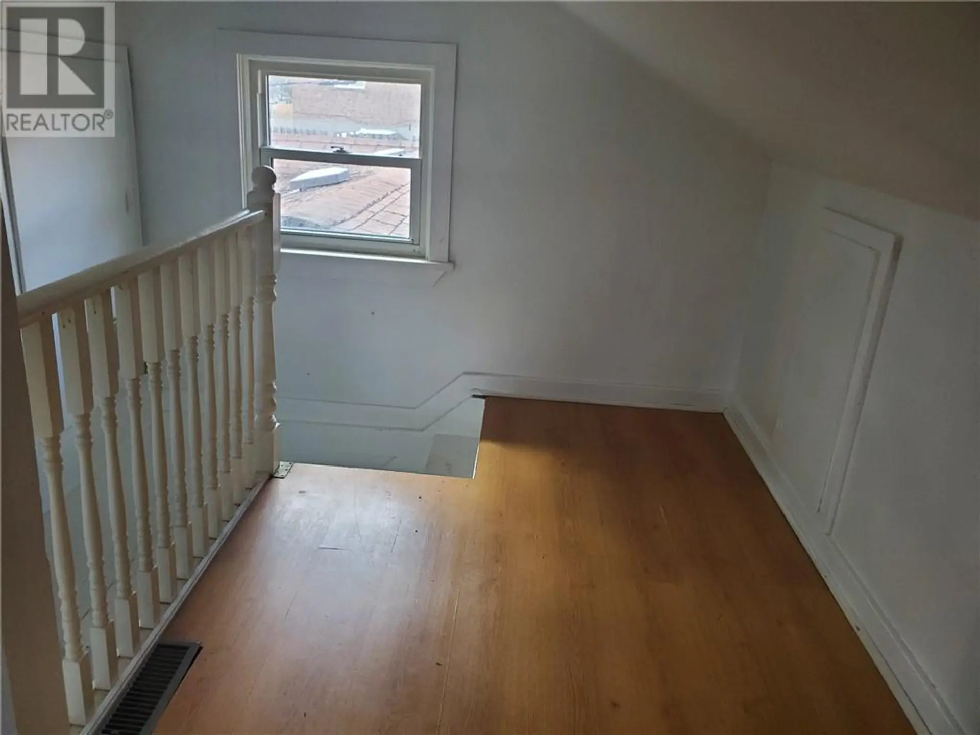 1215 Notre Dame Avenue - Image 16
