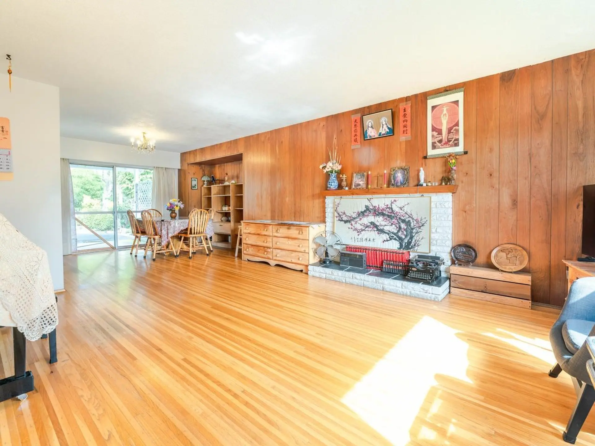6151 Nanika Crescent - Image 3