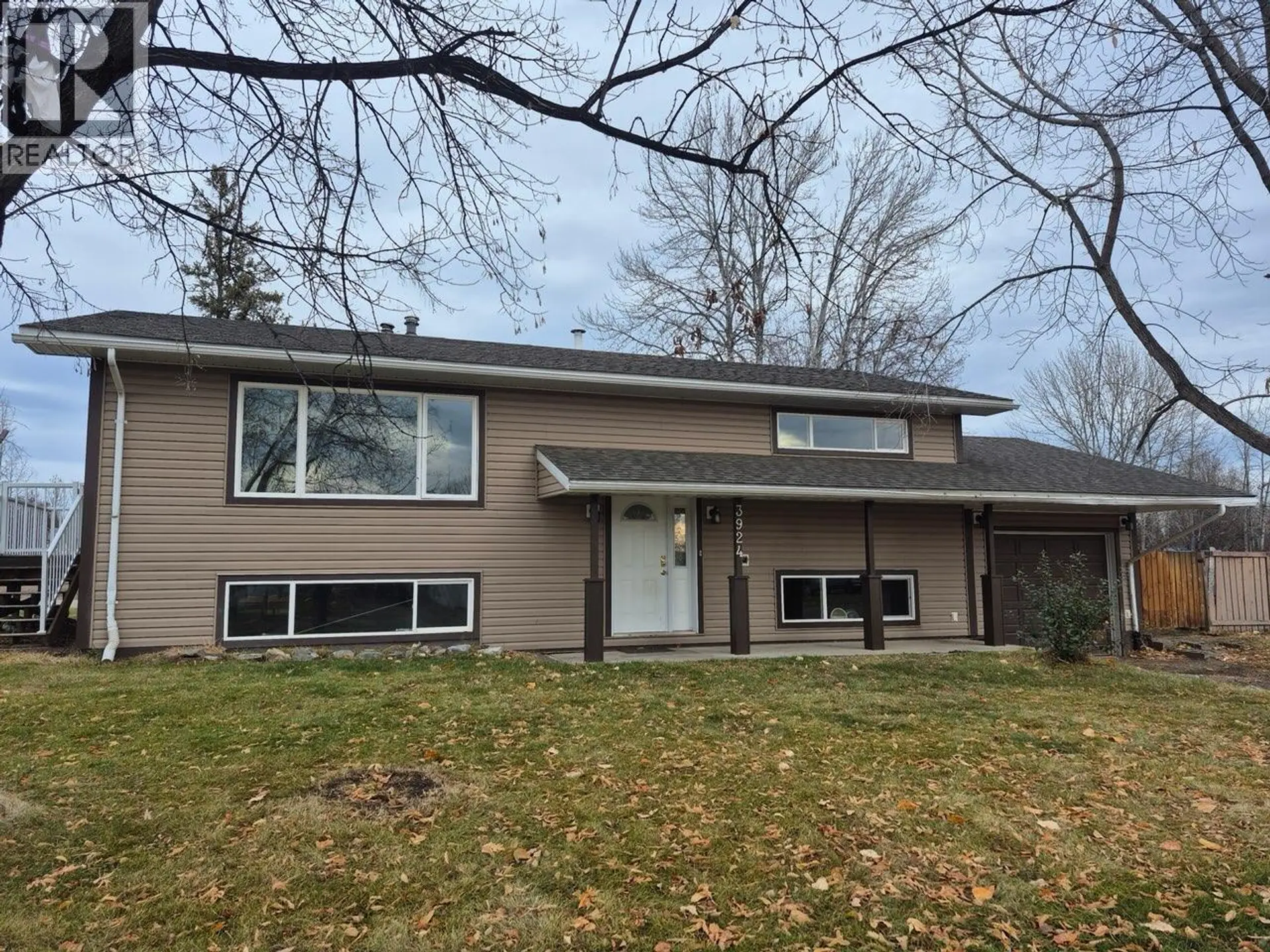 Property at 3924 E 53 AVENUE, Fort Nelson, BC