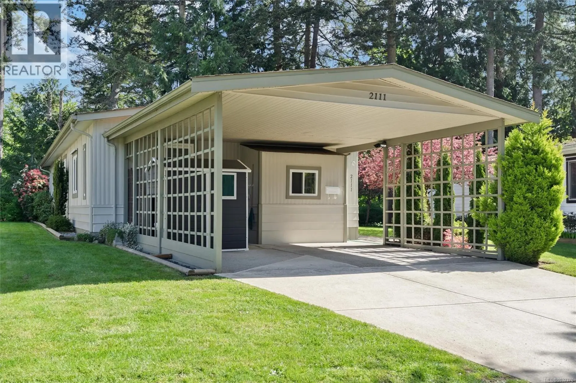 Property at 2111 Summergate Blvd, Sidney, BC