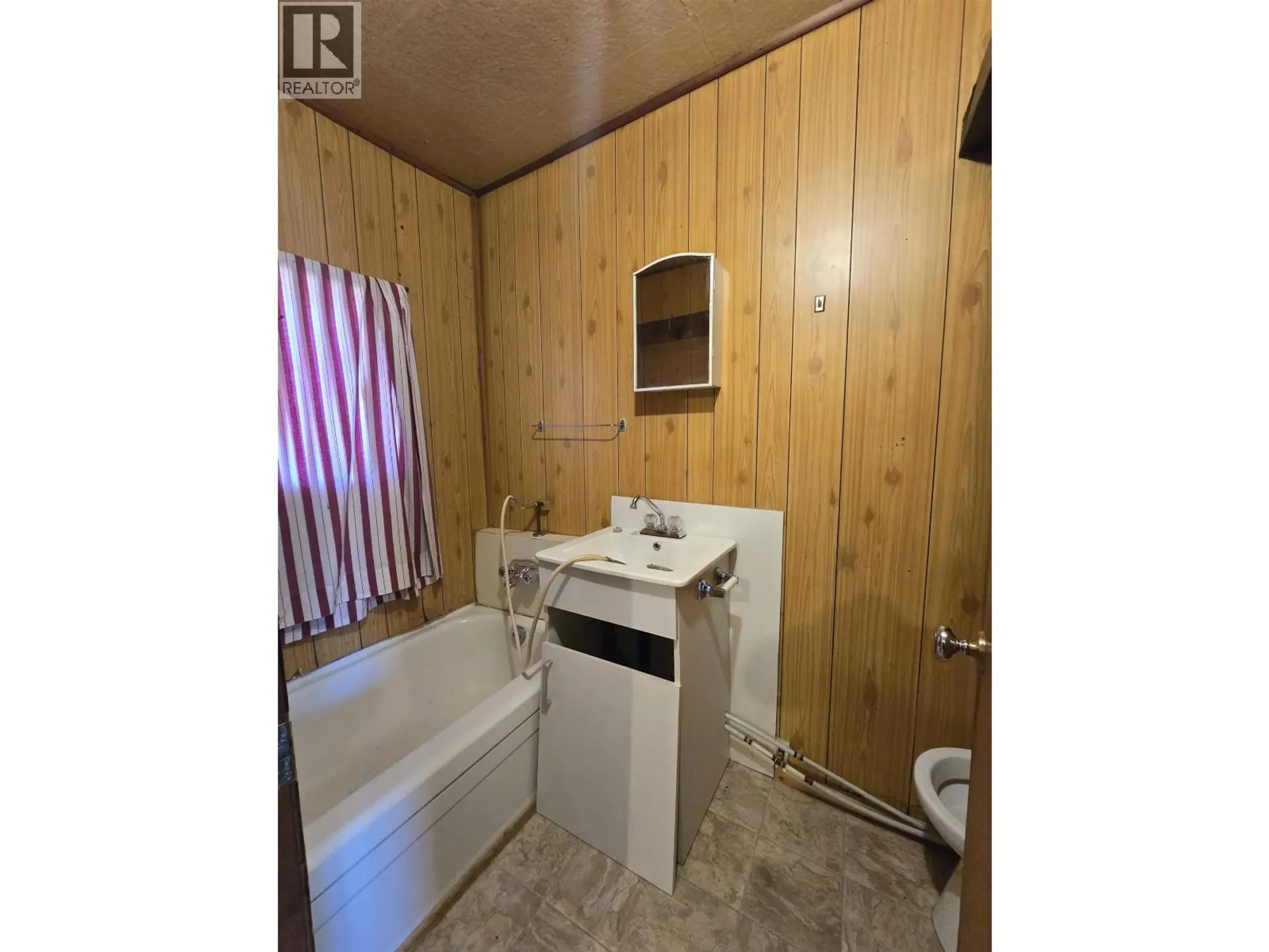 374 BAKER DRIVE - Image 10