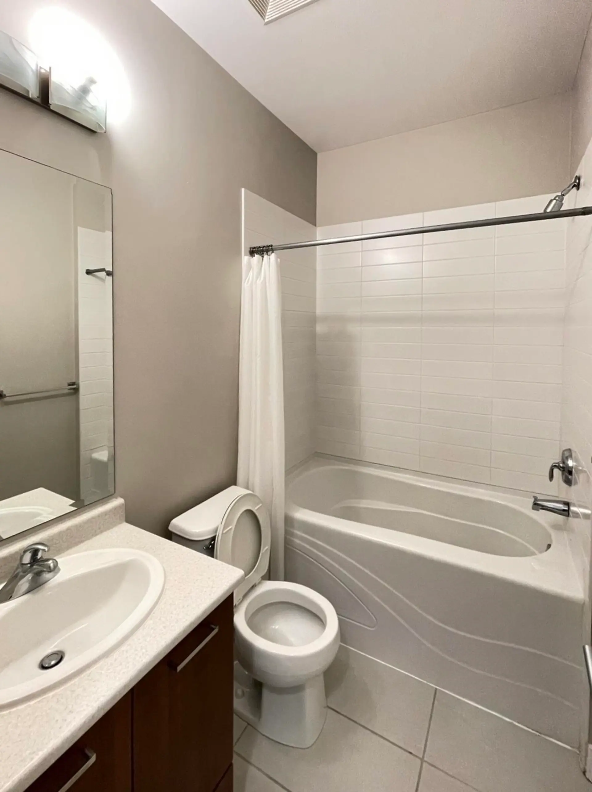 #407 13321 102a Avenue - Image 3