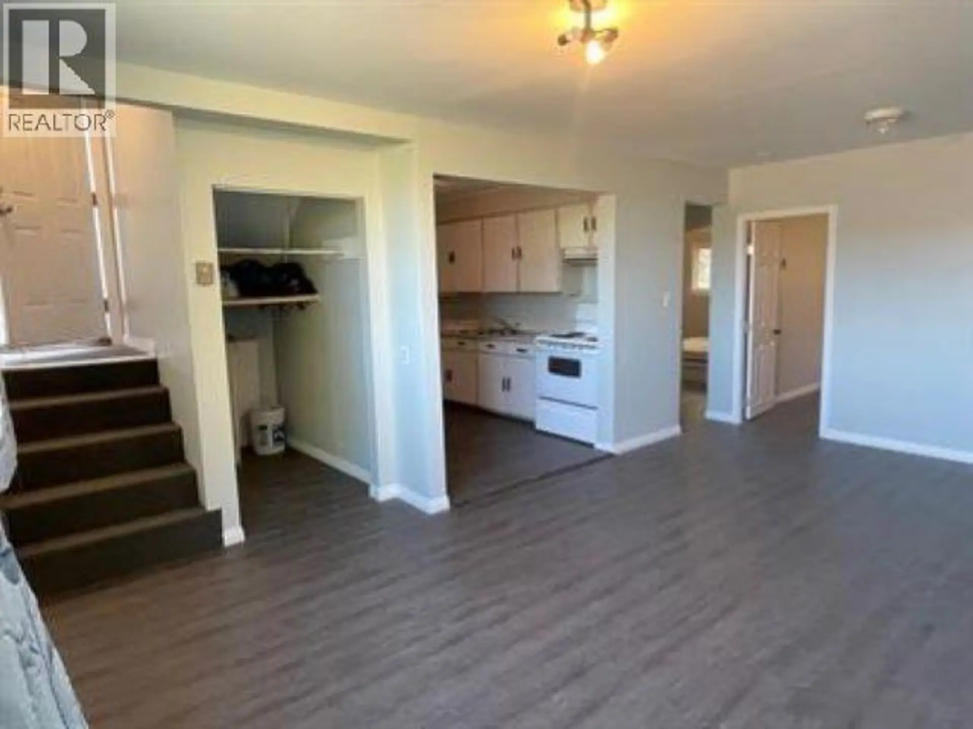 4912 SUNSET DRIVE - Image 7