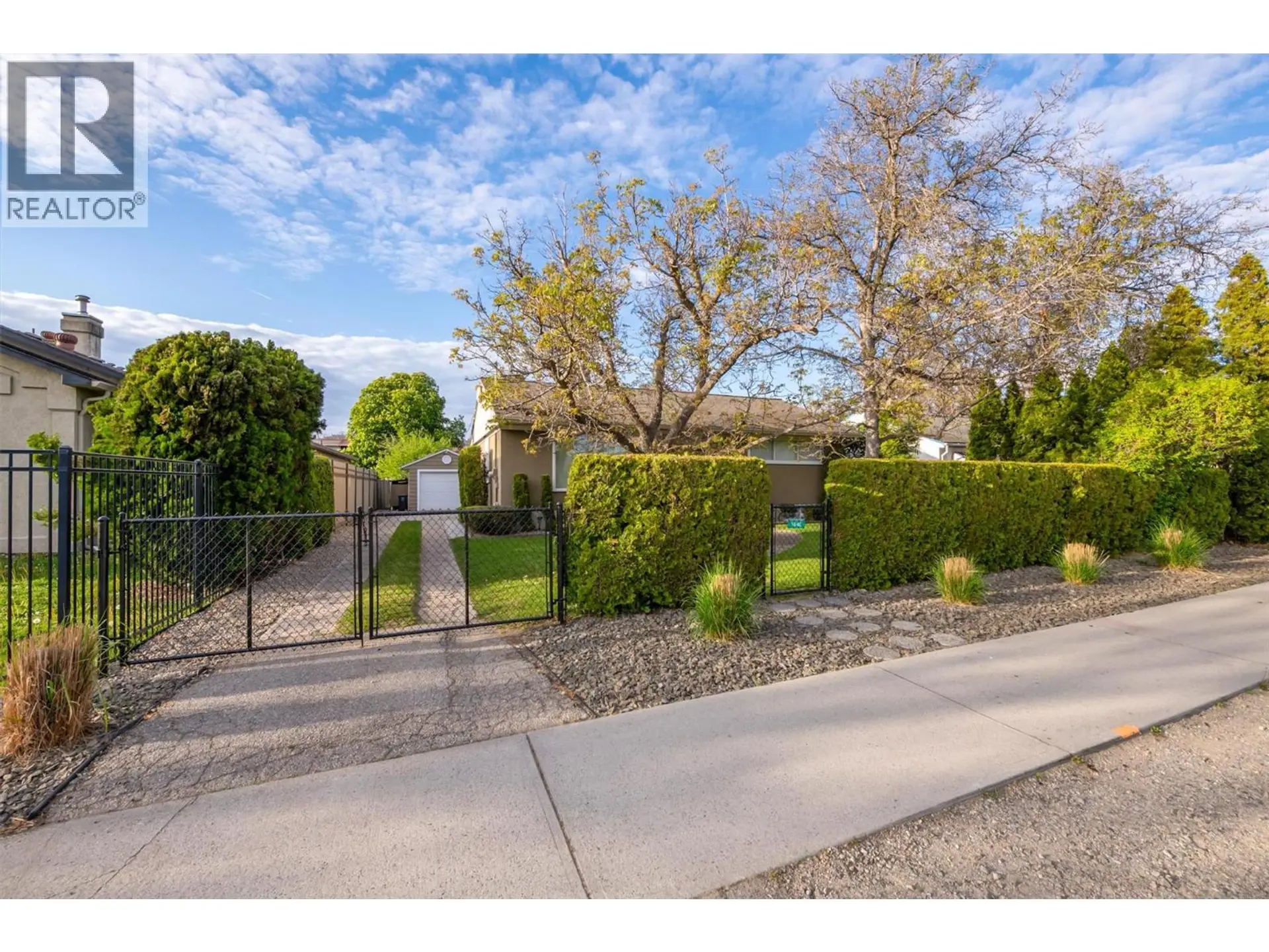 Property at 1040 Laurier Avenue, Kelowna, BC