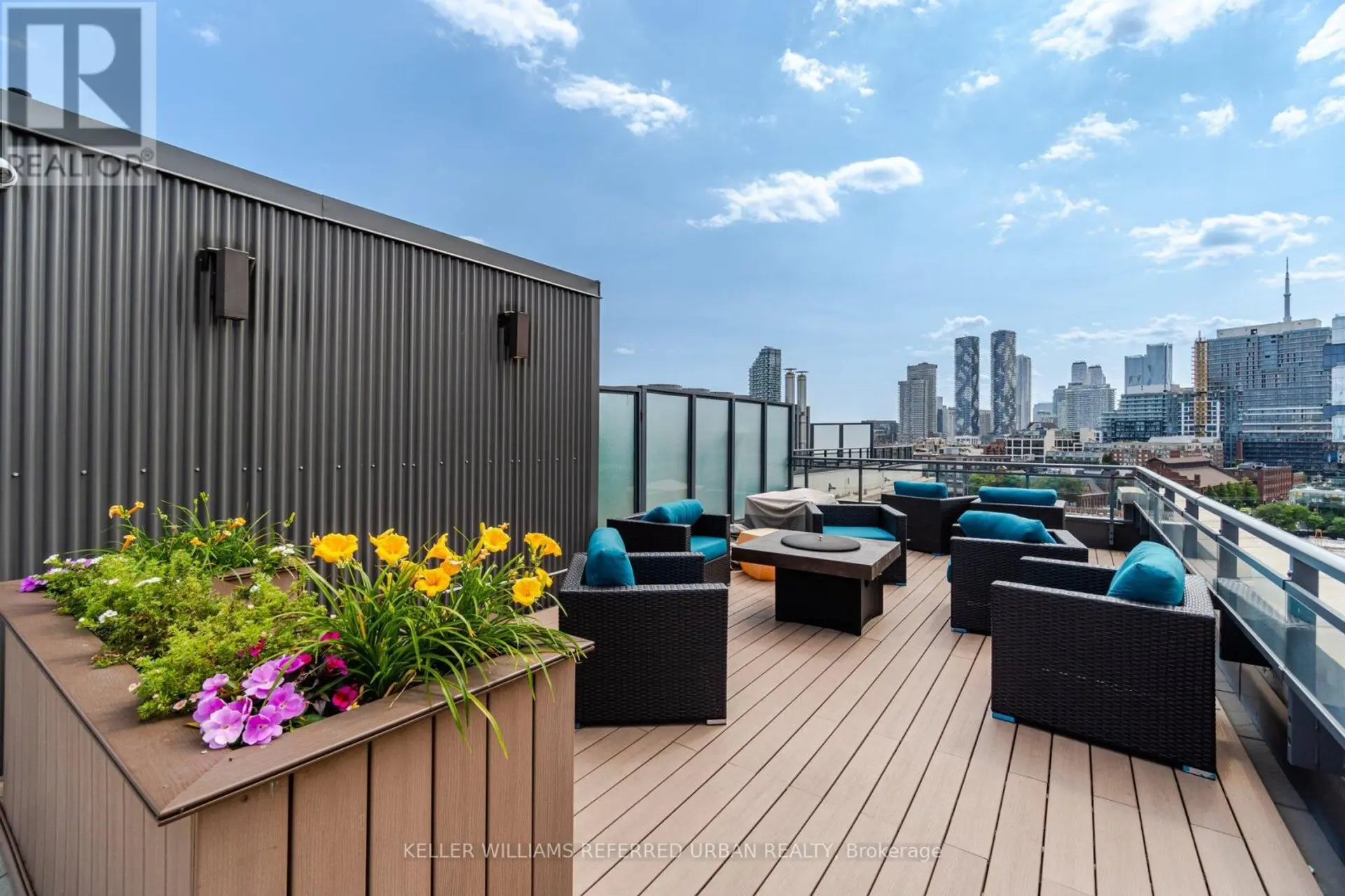 #607 90 TRINITY STREET - Image 18